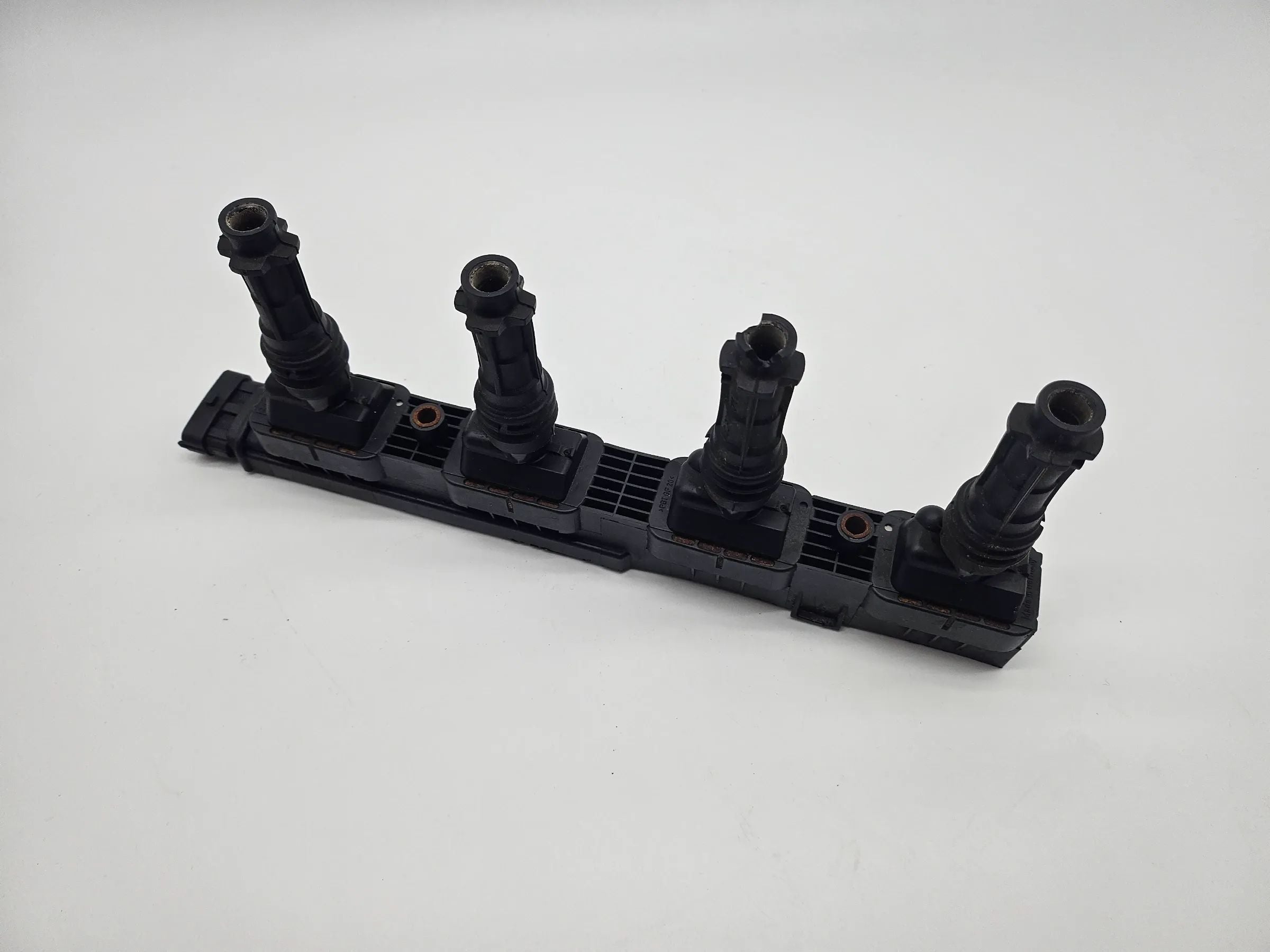 ORIG. Bosch Opel Cewka Zapłonowa 6-Polowa 1.2 1.4 ASTRA G H AGILA CORSA C 022150347