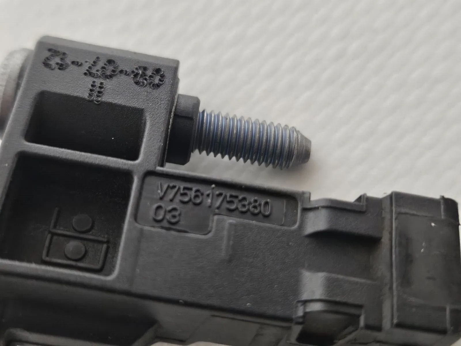 Oryginalny czujnik położenia wału korbowego BMW 1er F20 F21 F30 F31 14i 16i 18i N13B16A 7561753