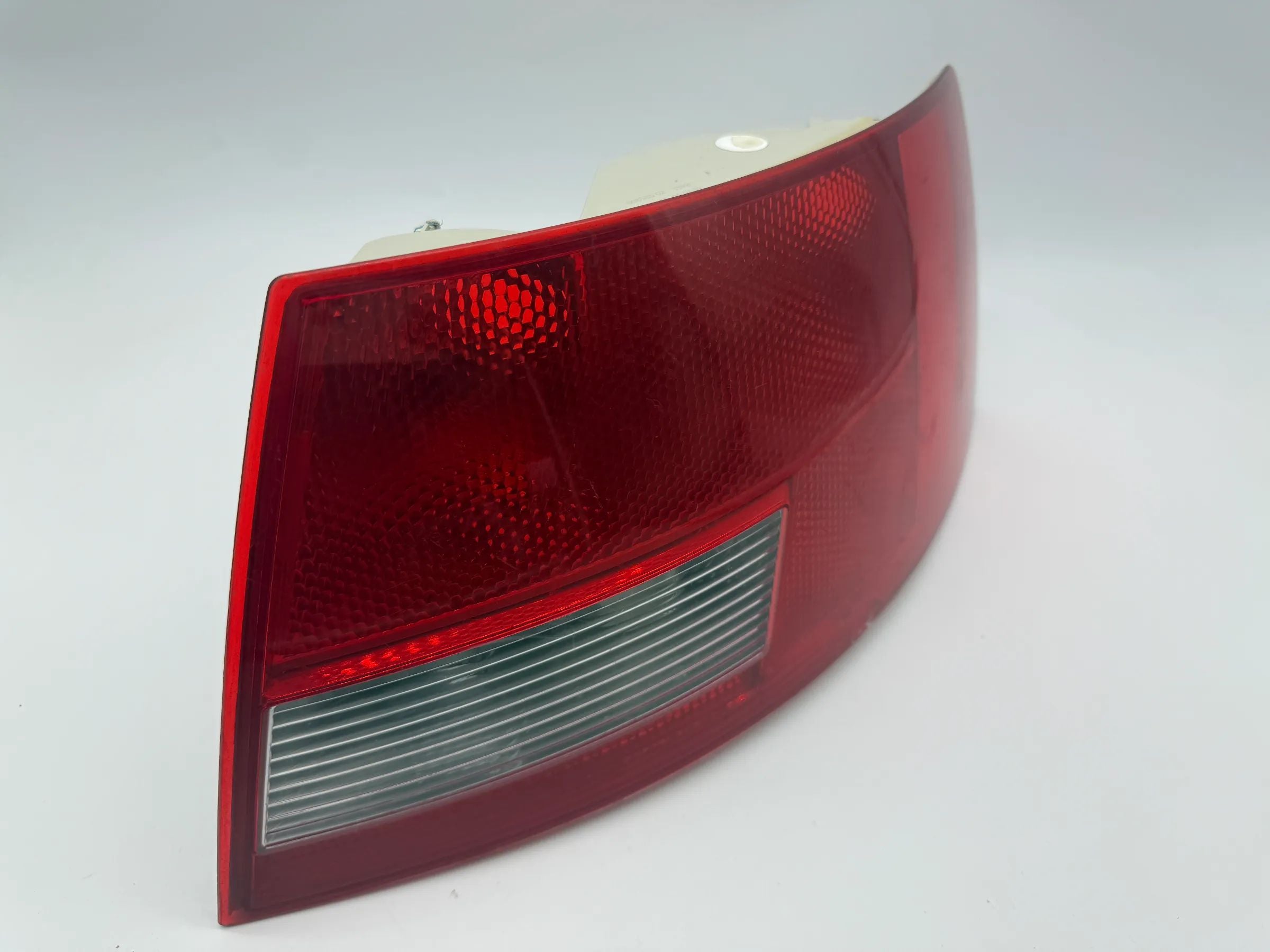 Original Audi A4 Cabrio Rückleuchte Rücklicht Schlussleuchte rechts 8H0945096A