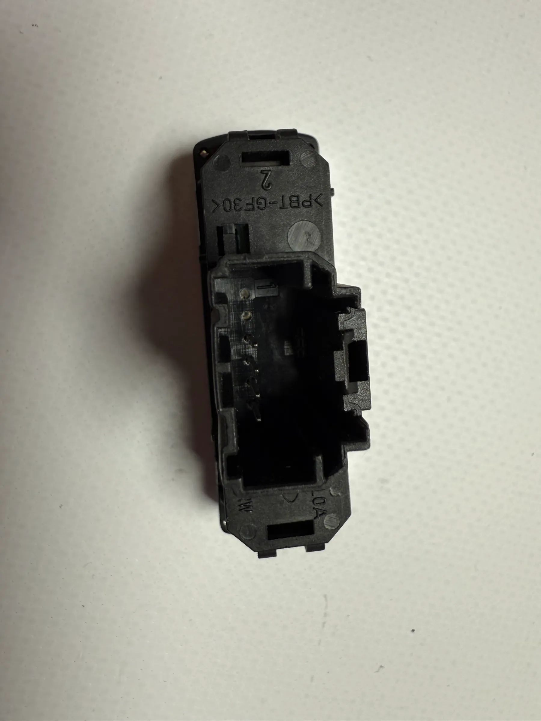 純正Ford モンデオ MK3 B5Y/B4Y/BWY リヤウインドウヒーター スイッチ 4S7T18C621AB