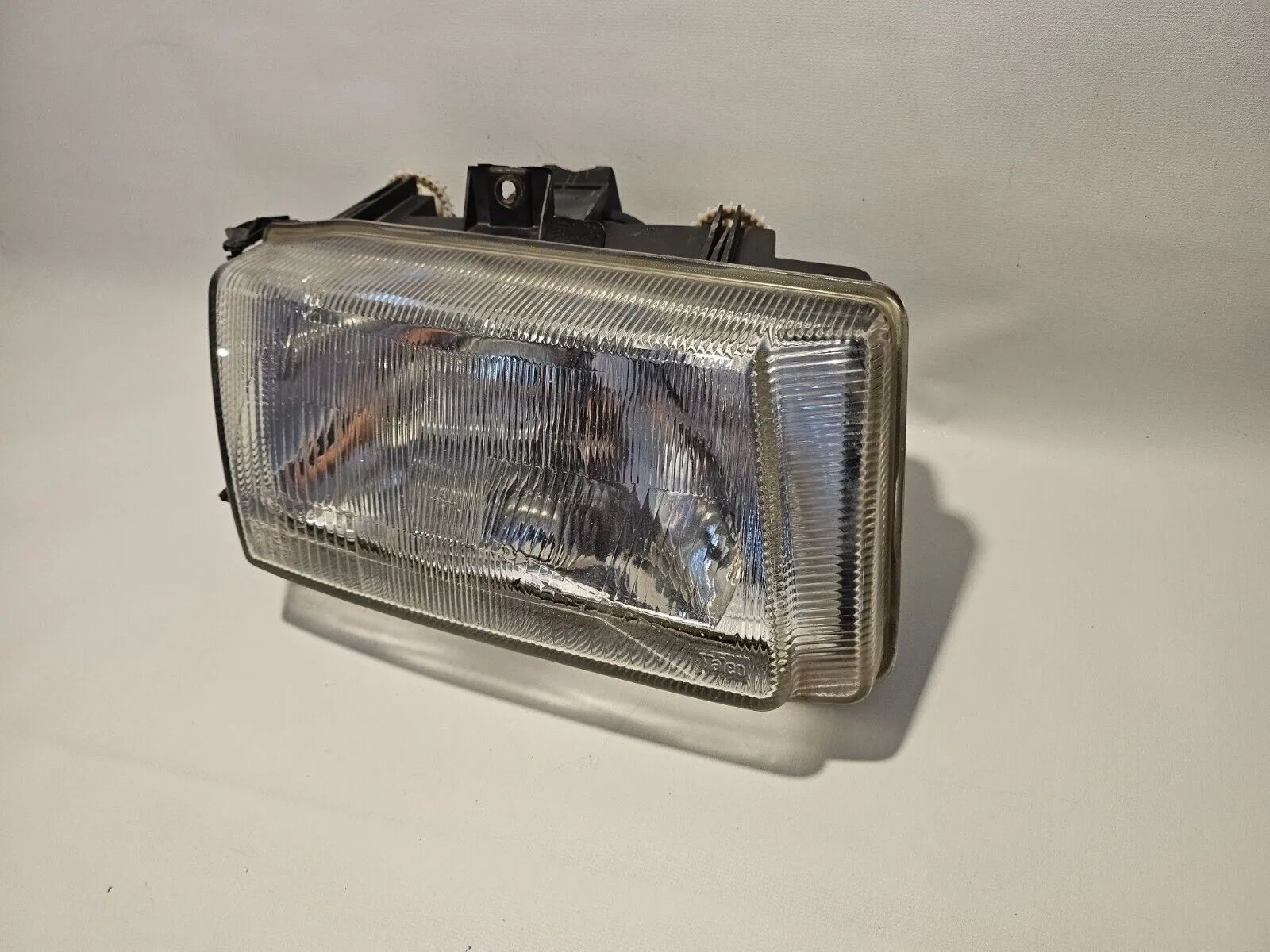 farol original direito VW POLO Classic 6K5941010A VALEO 6K5941016 02-1997 auto-veritas.com/pt/