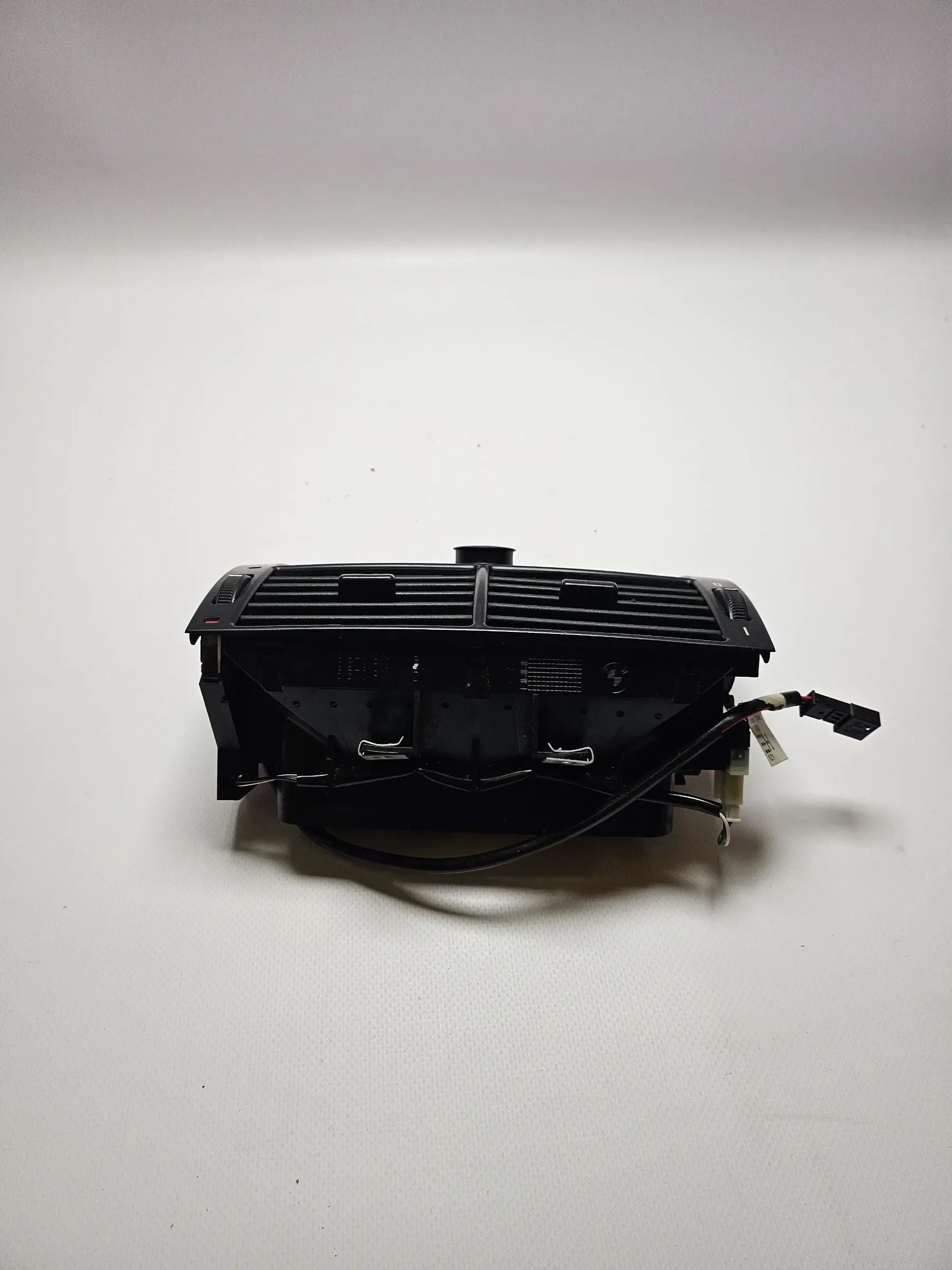 Fresh air grill automatic climate control BMW X5 E53 3.0i 3.0d 4.4i 4.6is 4.8is 8370910 