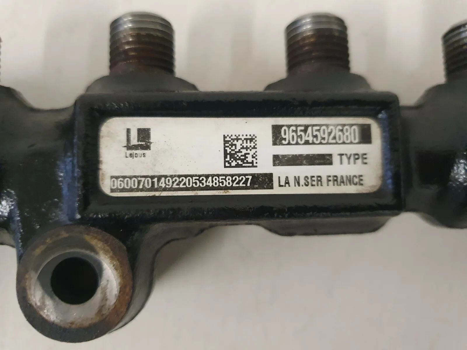 Ford Focus II 2 DA3 1.6 TDCI injection rail pipe distributor pipe 9654592680 