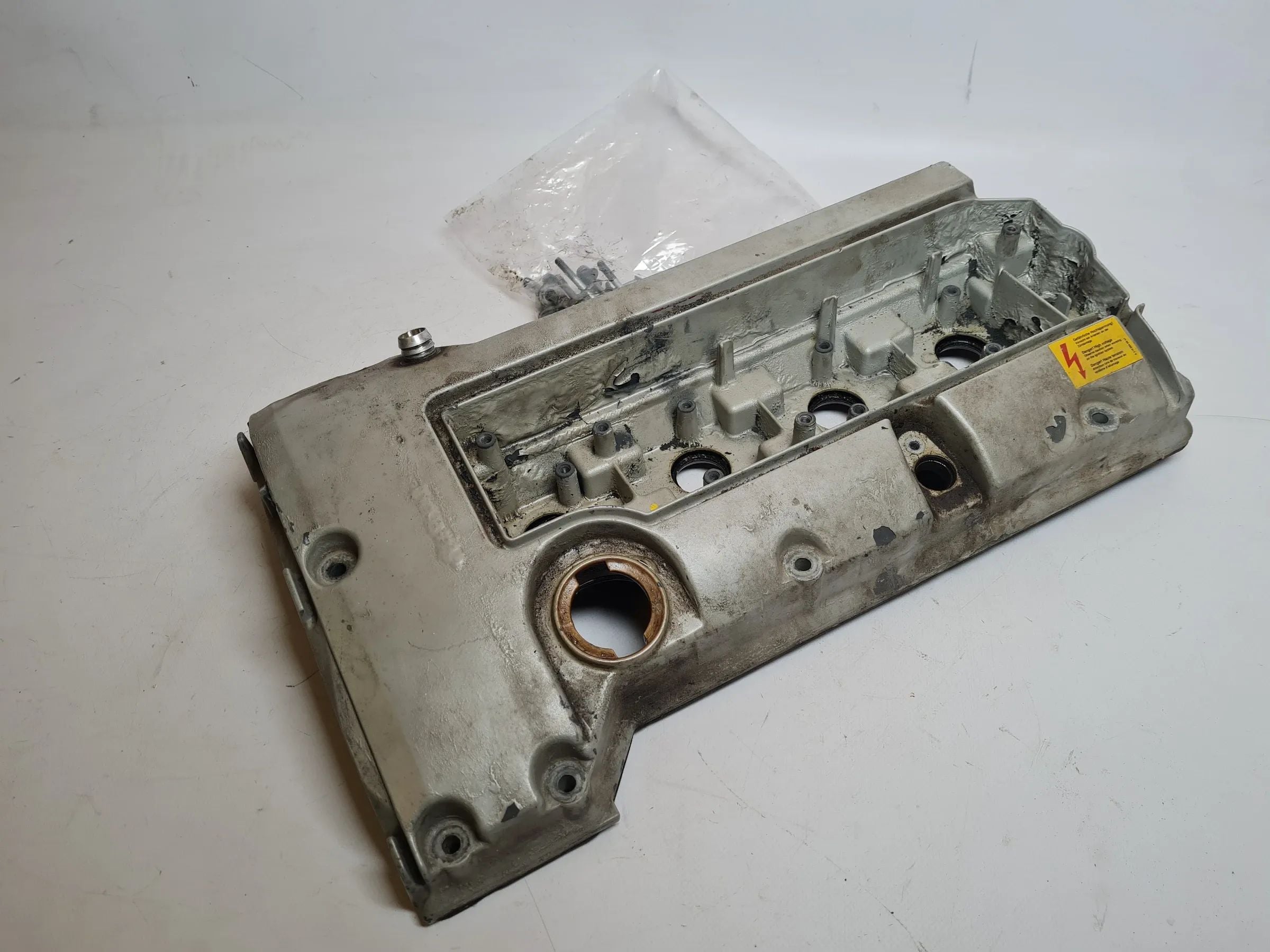 ฝาปิดวาล์วของแท้ Mercedes C-Klasse CL203 ฝาครอบหัวลูกสูบ A1110101730