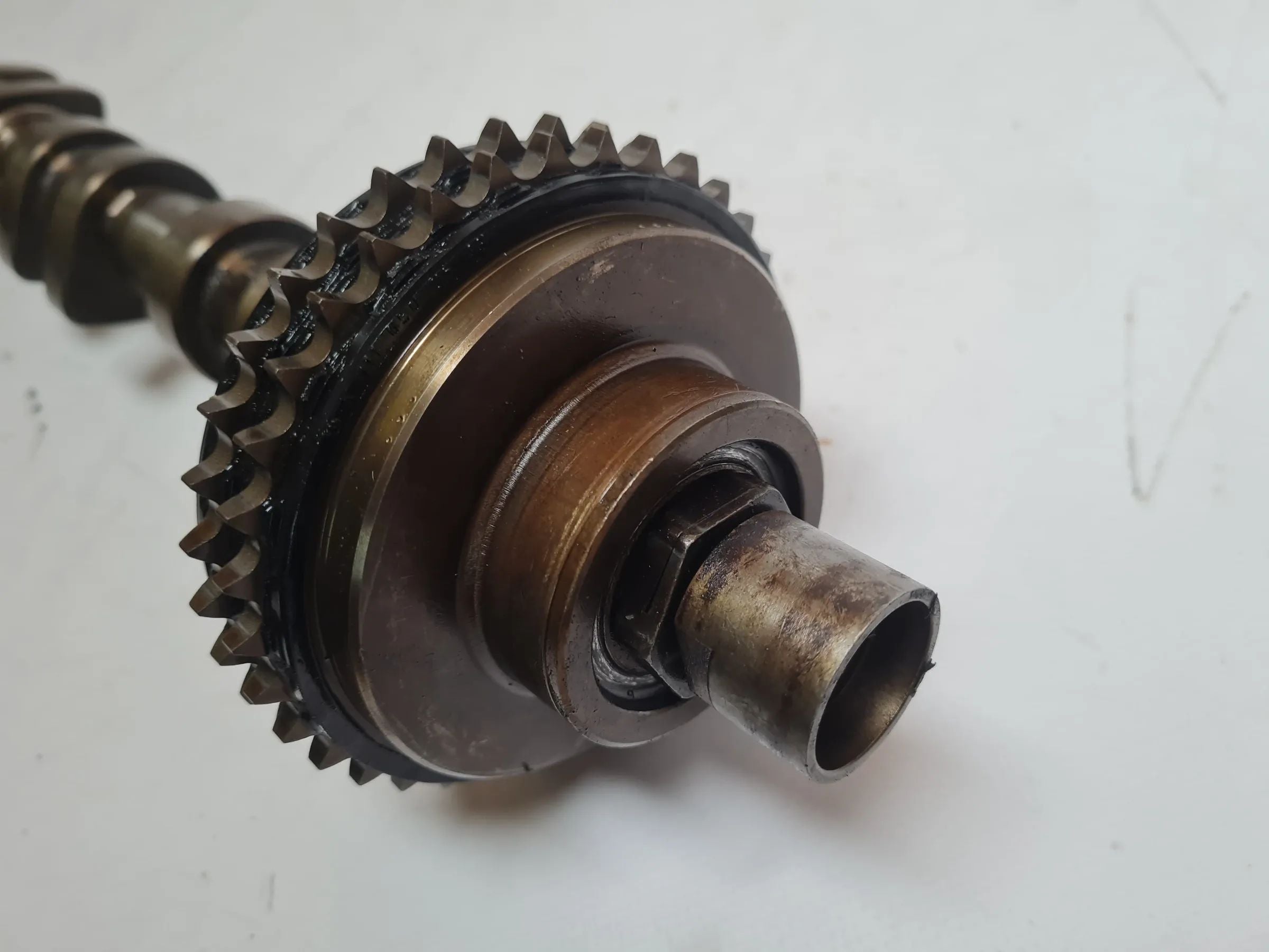 Original Mercedes C-Klasse CL203 排気側カムシャフト M111.955 R1113601