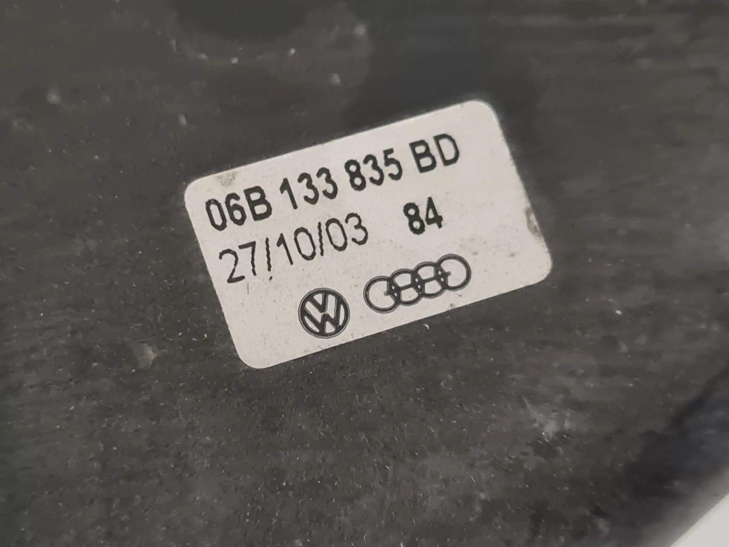 Original Audi A4 8E/B6/B7 Luftfilterkasten Teil 06B133835BD