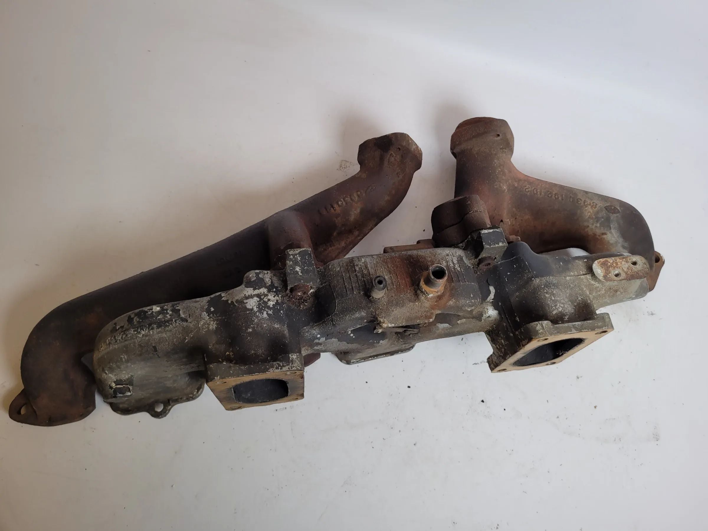 Opel Kapitän/Admiral/Diplomat B Auspuffkrümmer/Ansaugbrücke 2.8/2.5 8930192