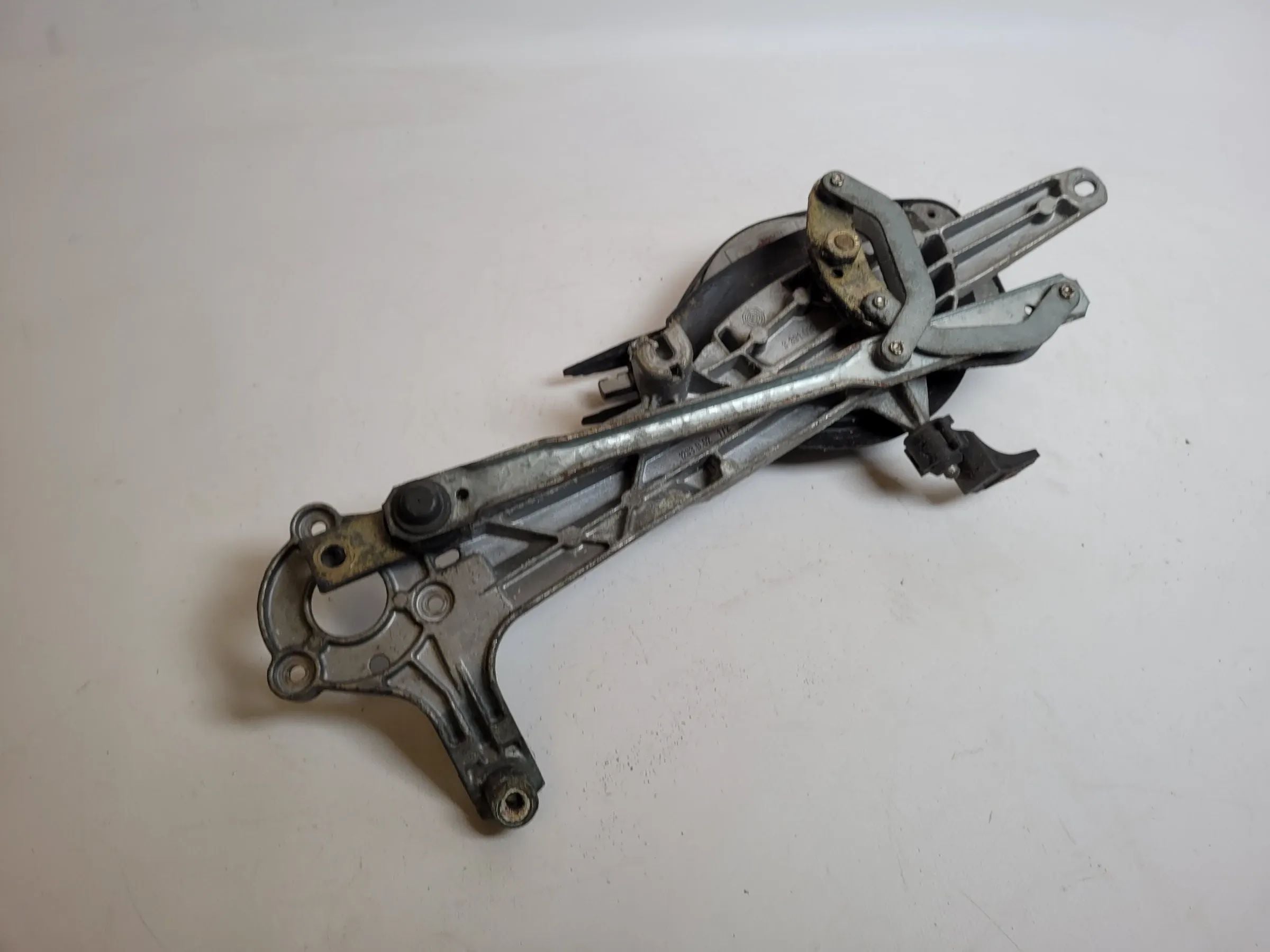 Original Mercedes-Benz C-Klasse Wischergestänge Wischermotor Vorne A2028202108