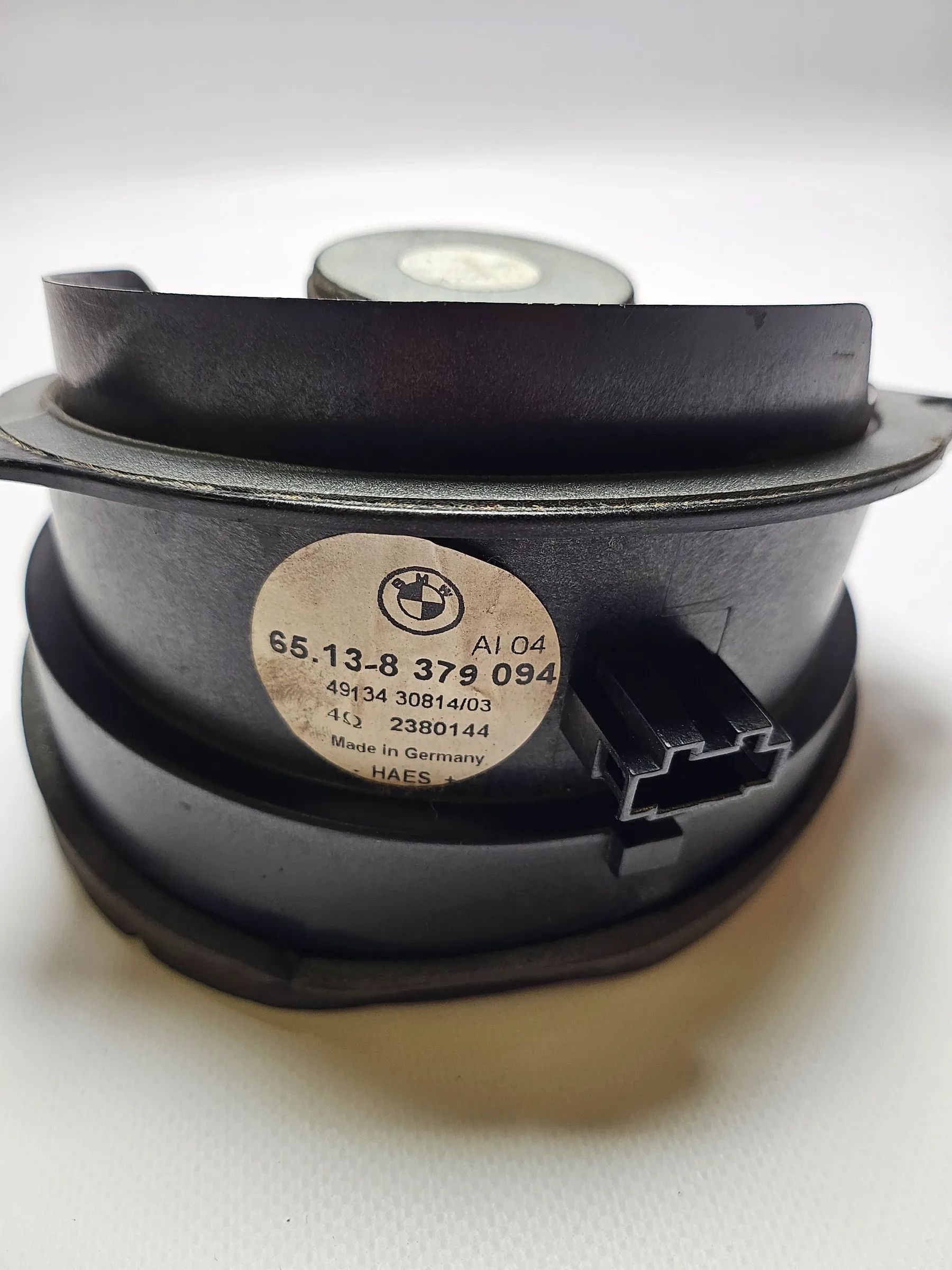 Оригинальная задняя правая стереодинамик BMW E53 X5 8379094