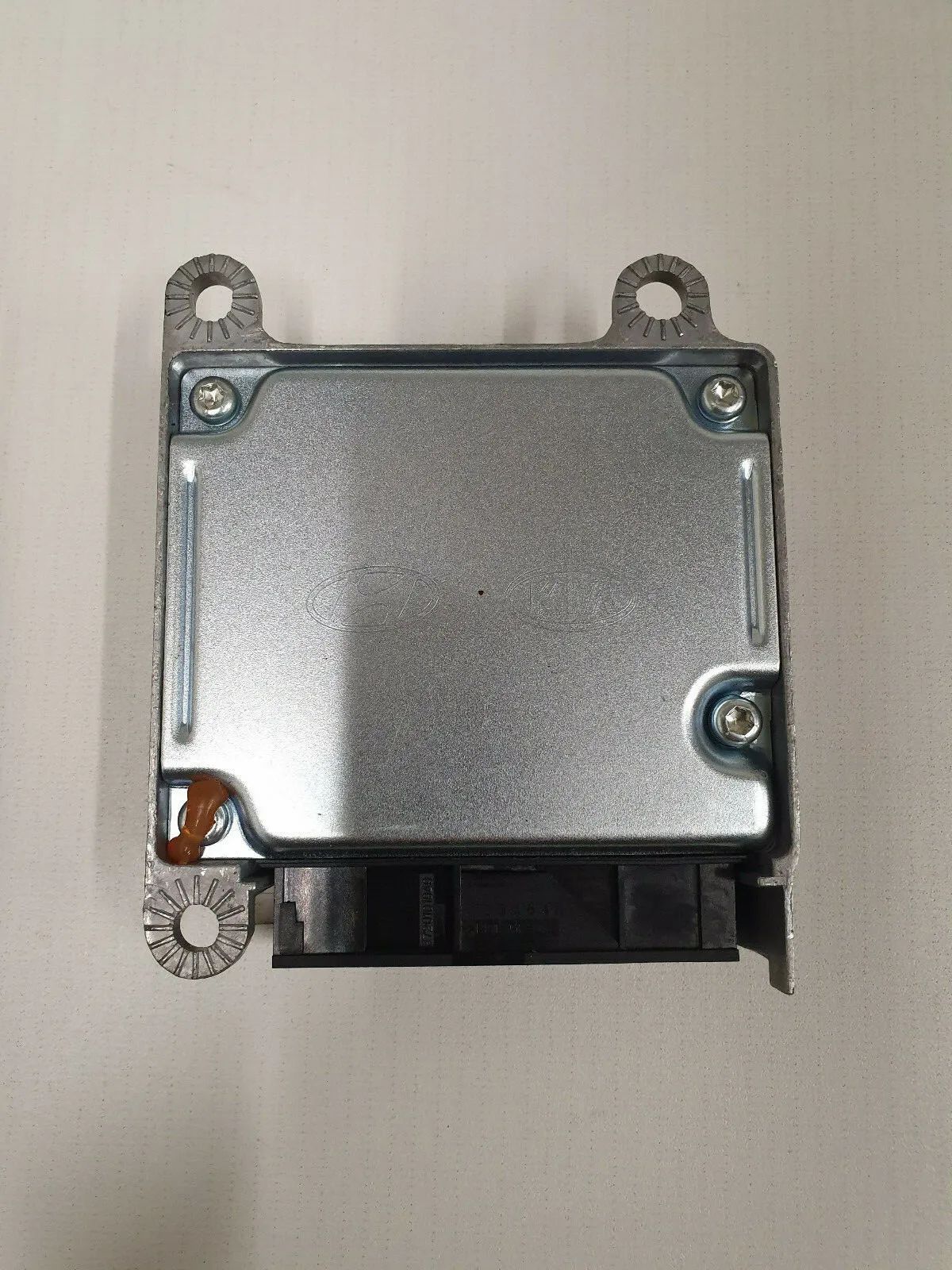 純正 Kia カーニバル 2 II 01-05 エアバッグコントロールユニット OK52Y677F0A