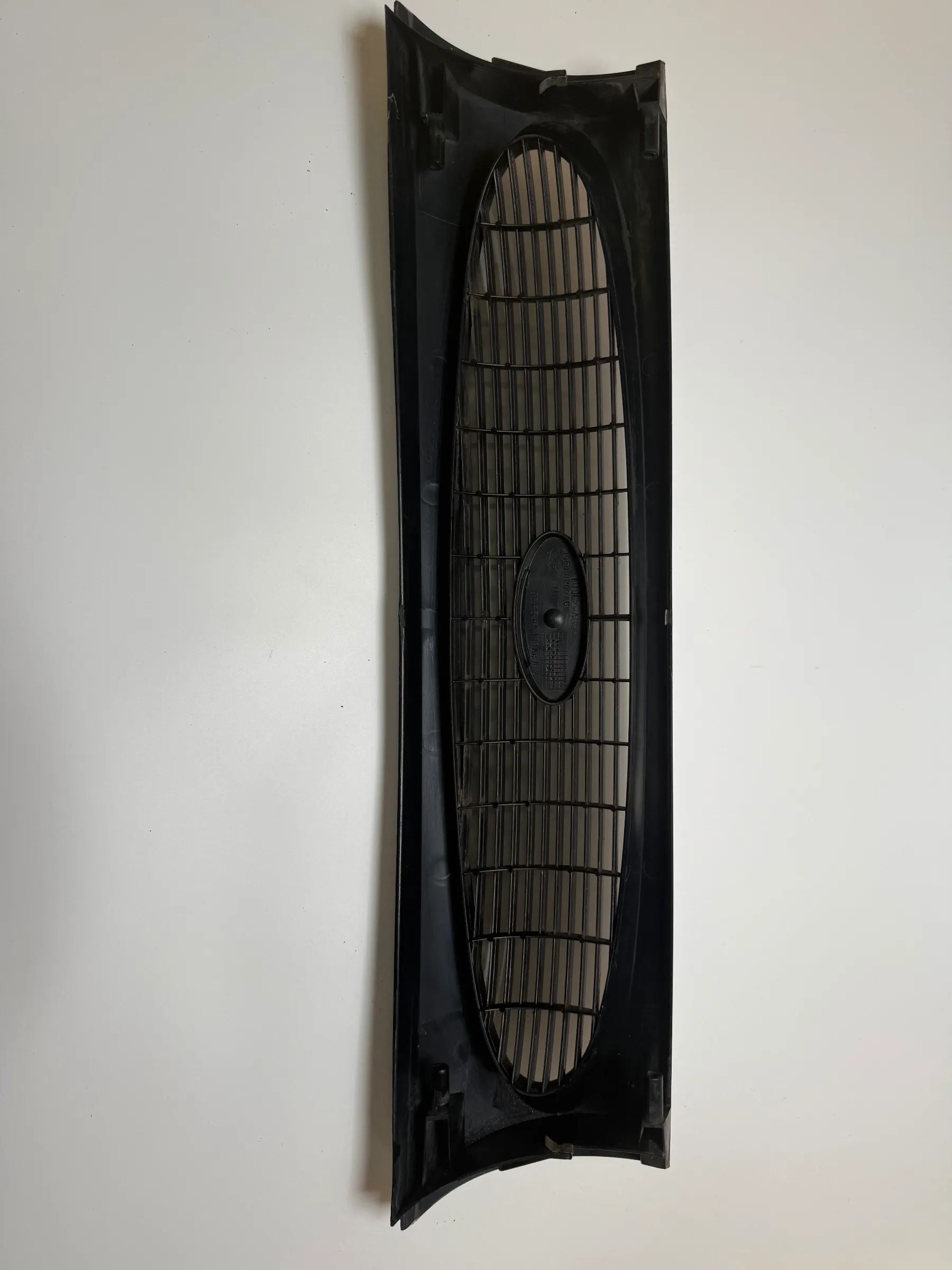 Calandre Grille Avant 96FB-8200-ACW Ford Fiesta Courier 1997 J5S