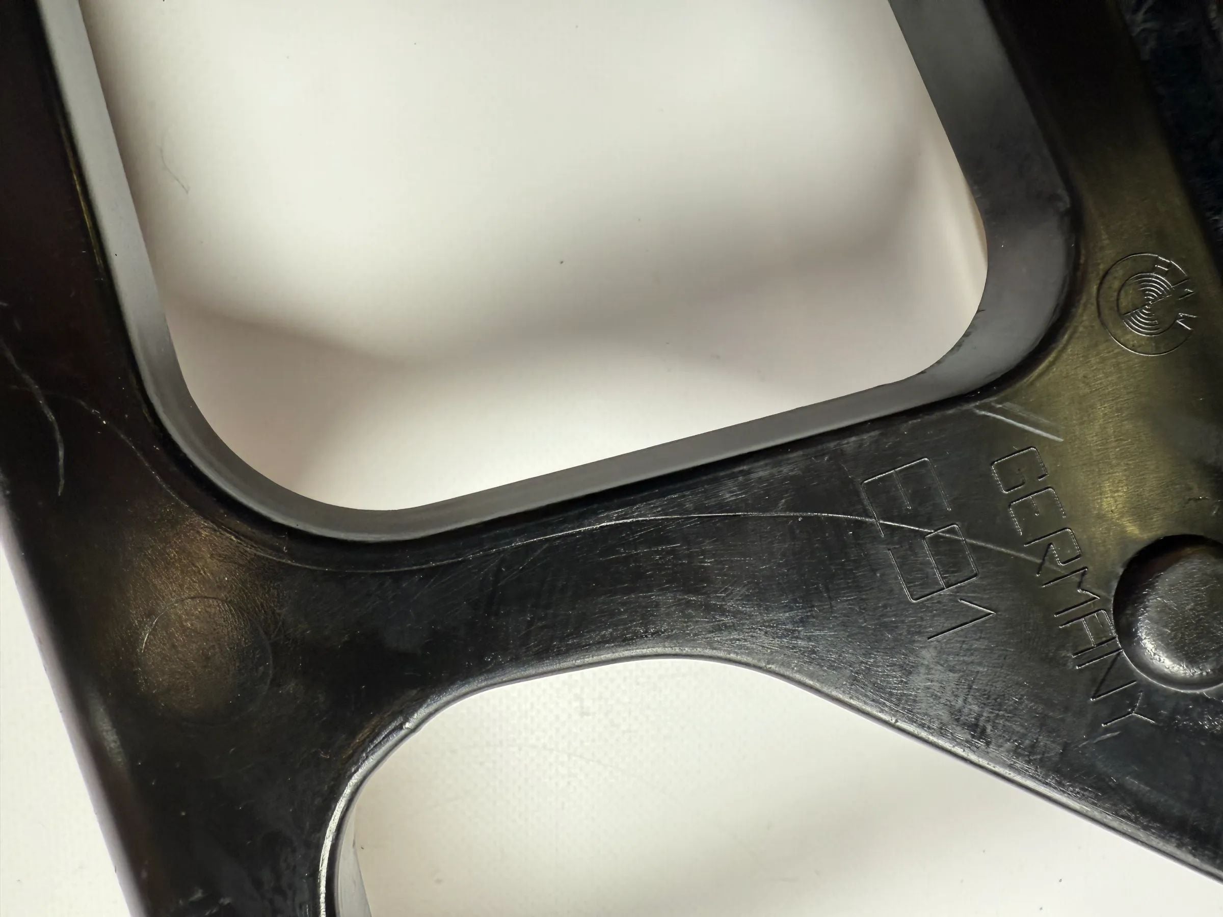 Оригинальный держатель бампера BMW E90 / E91 правый 51127127716