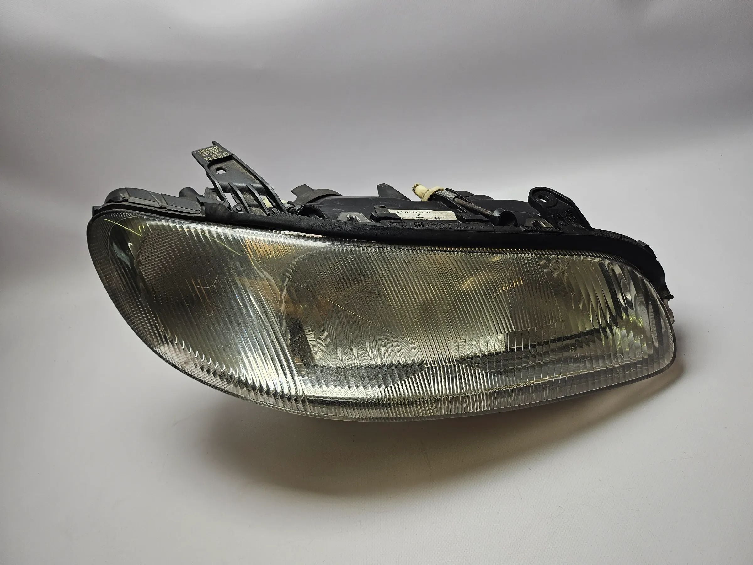 Farol completo original Opel Omega 2.0 16V B com LWR 90457762