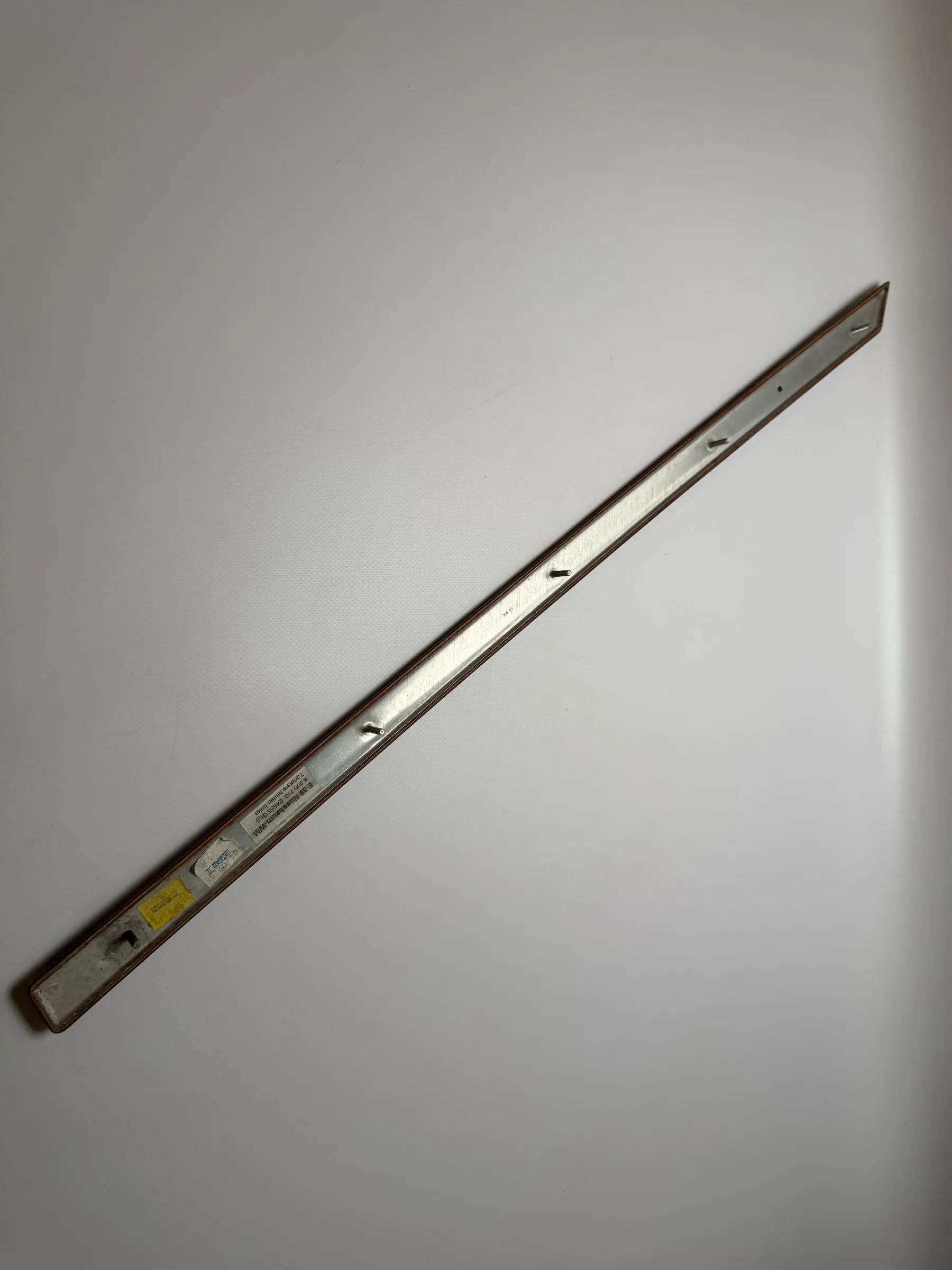 BMW E39 Seuil de Porte Arrière Gauche 8200713 Contreplaqué Ornement Intérieur
