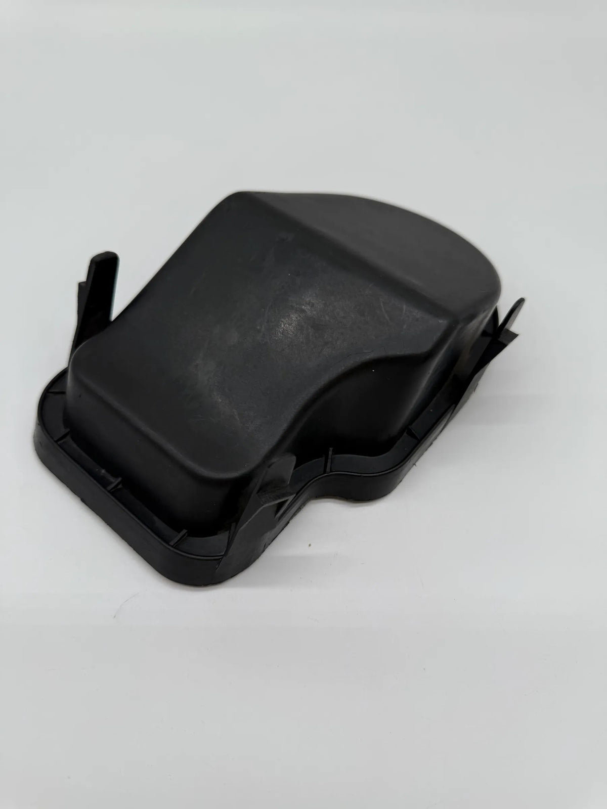 Ford Focus 2002 Left Headlight Cover 304311157L OLT6657 