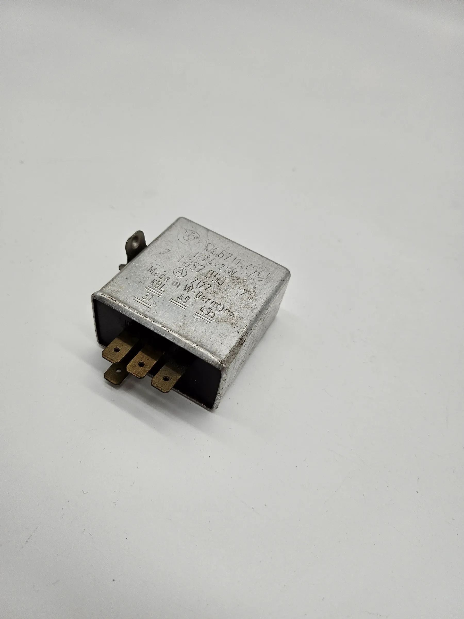 純正 BMW E3 E9 E12 E24 E23 Siemens Sk6711 リレー 中古パーツ 1357053