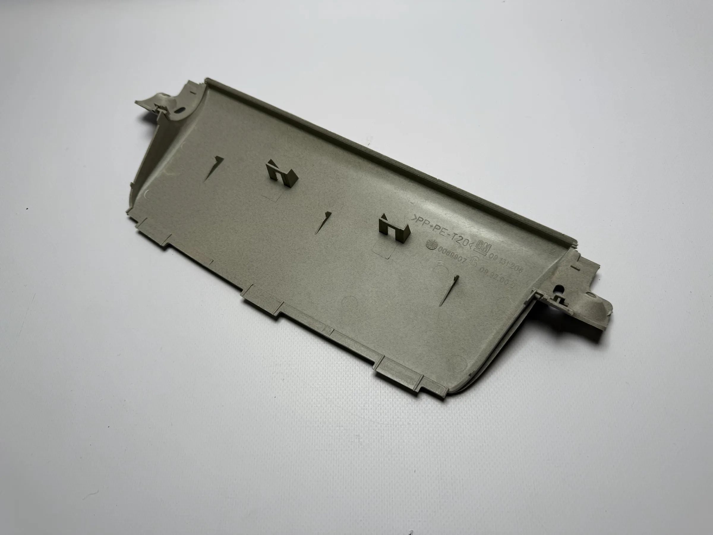 Oryginalna osłona oświetlenia wewnętrznego / hamulca OPEL ASTRA G BERLINA 09131208