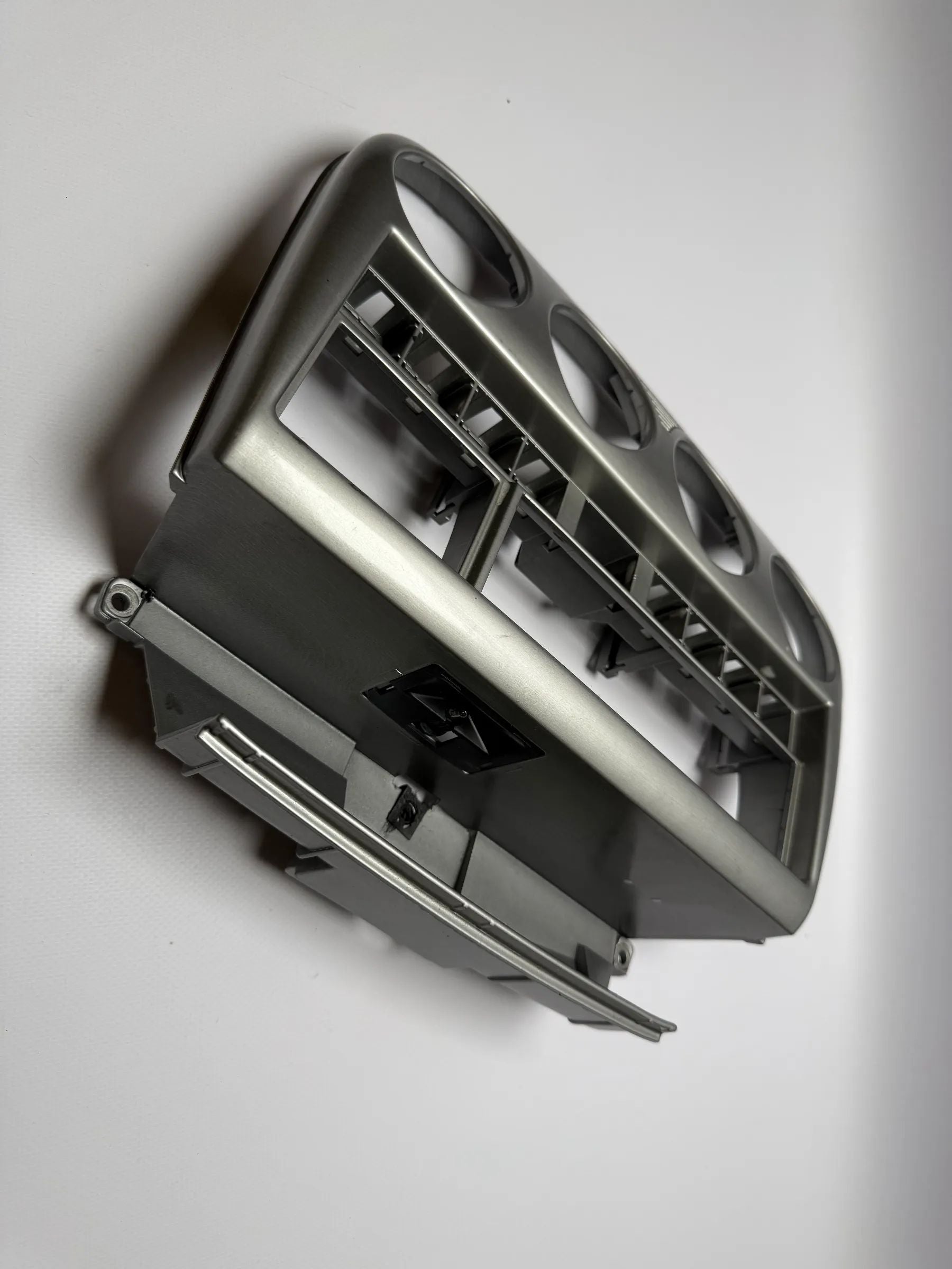 Оригинальная накладка облицовки центральной консоли Opel Омега 090436998