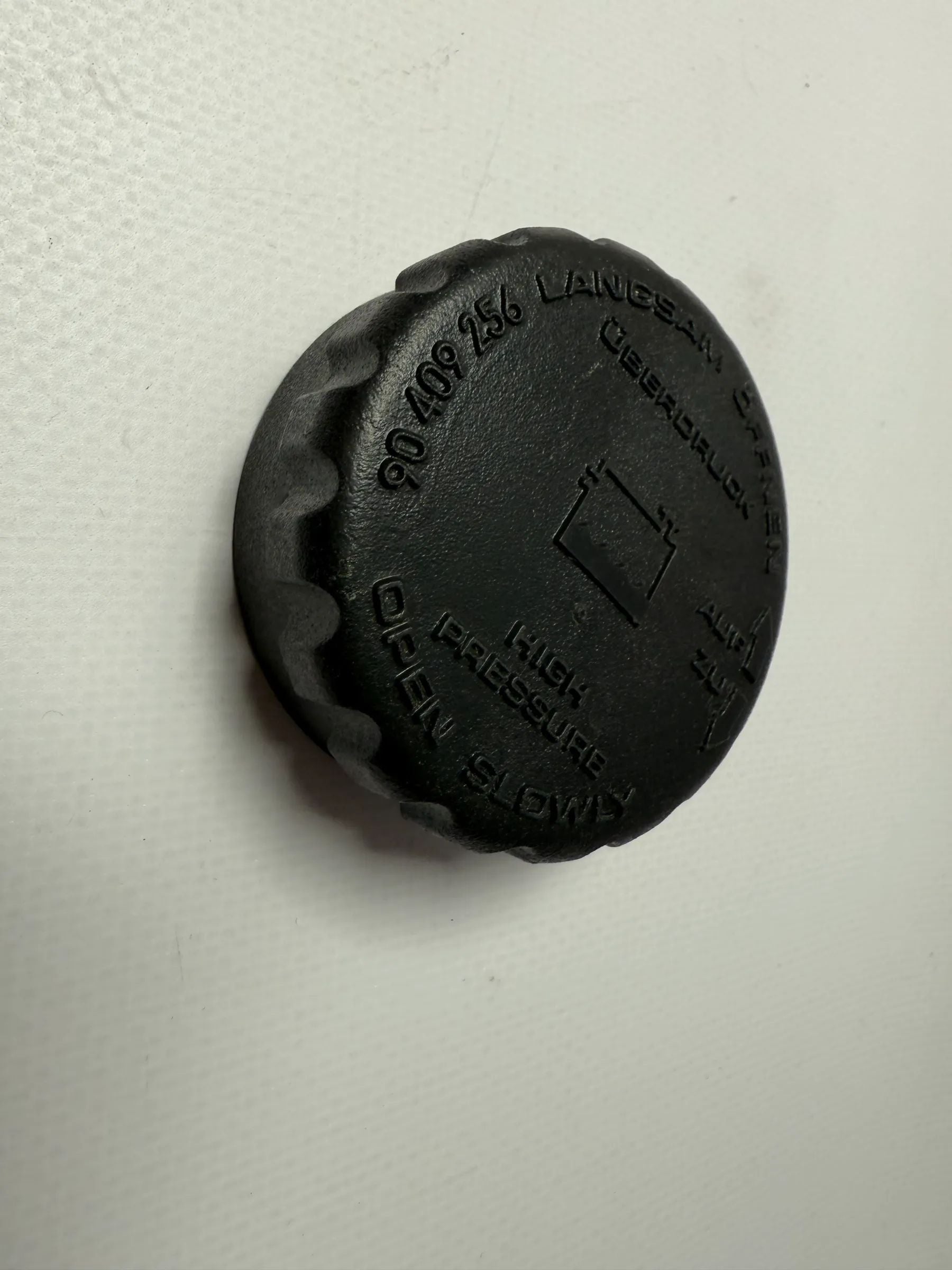 Оригинальная крышка расширительного бачка OPEL OMEGA TIGRA ZAFIRA и др. 90409256