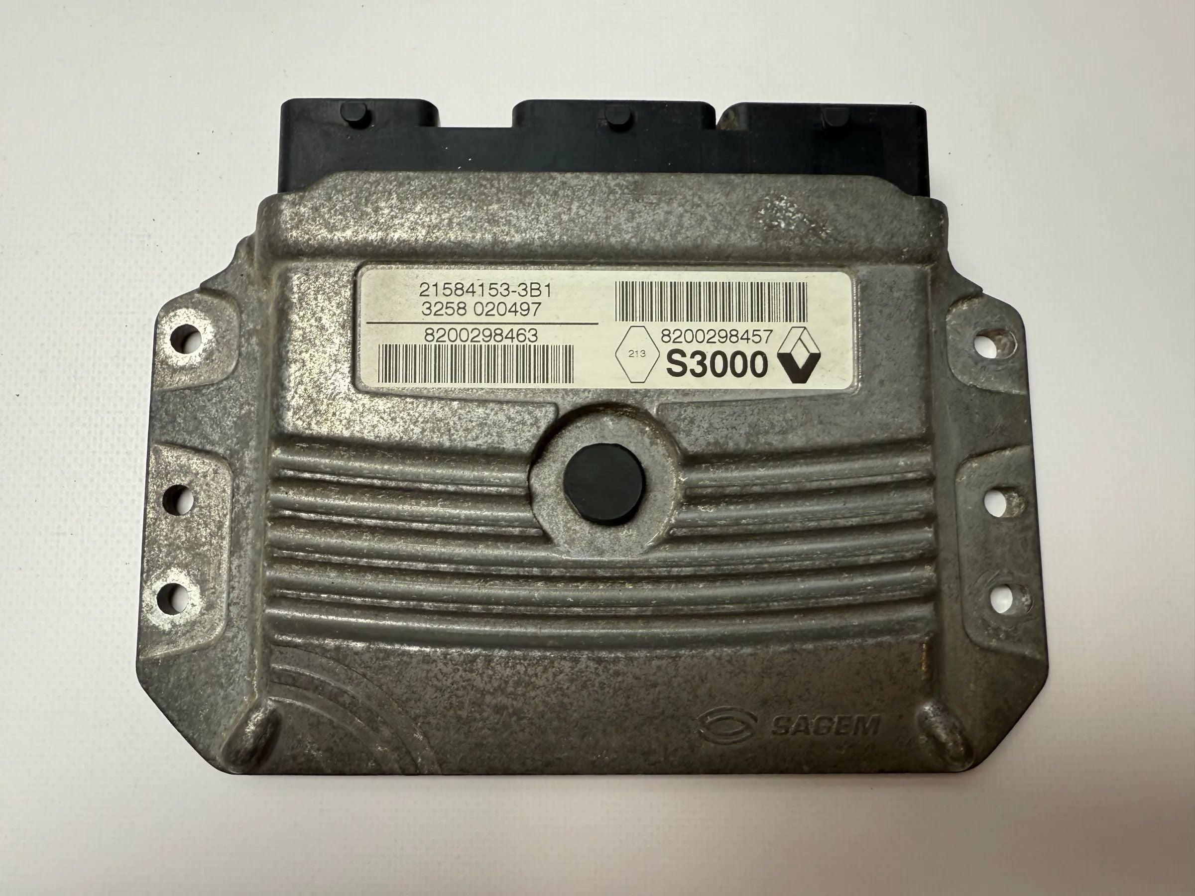 Оригинальный блок управления двигателем Renault Scenic 2 II ECU Sagem 8200298457 / 8200298463
