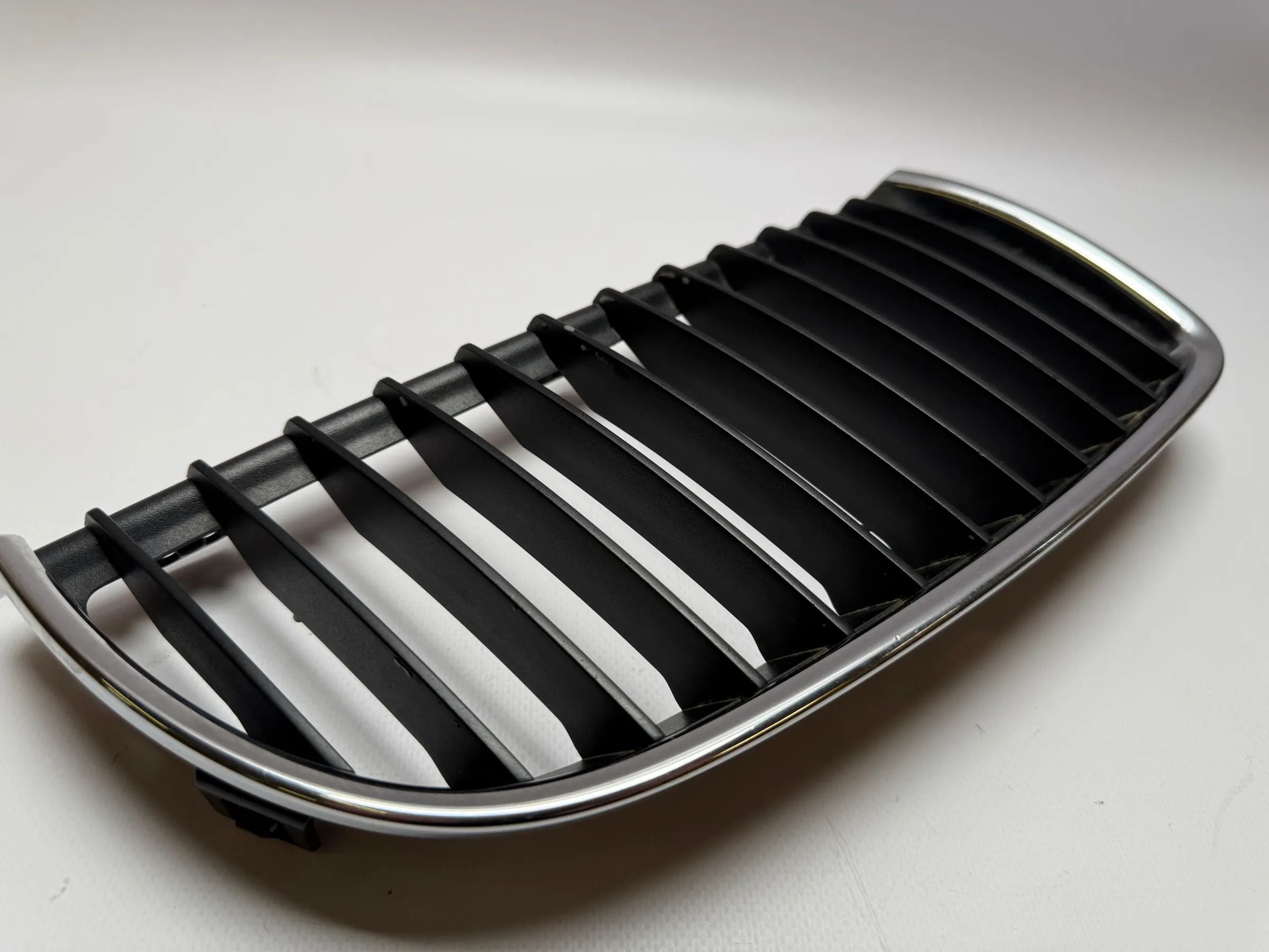 Оригинальная решетка радиатора BMW 3 серии Touring (E91) правая 7120008