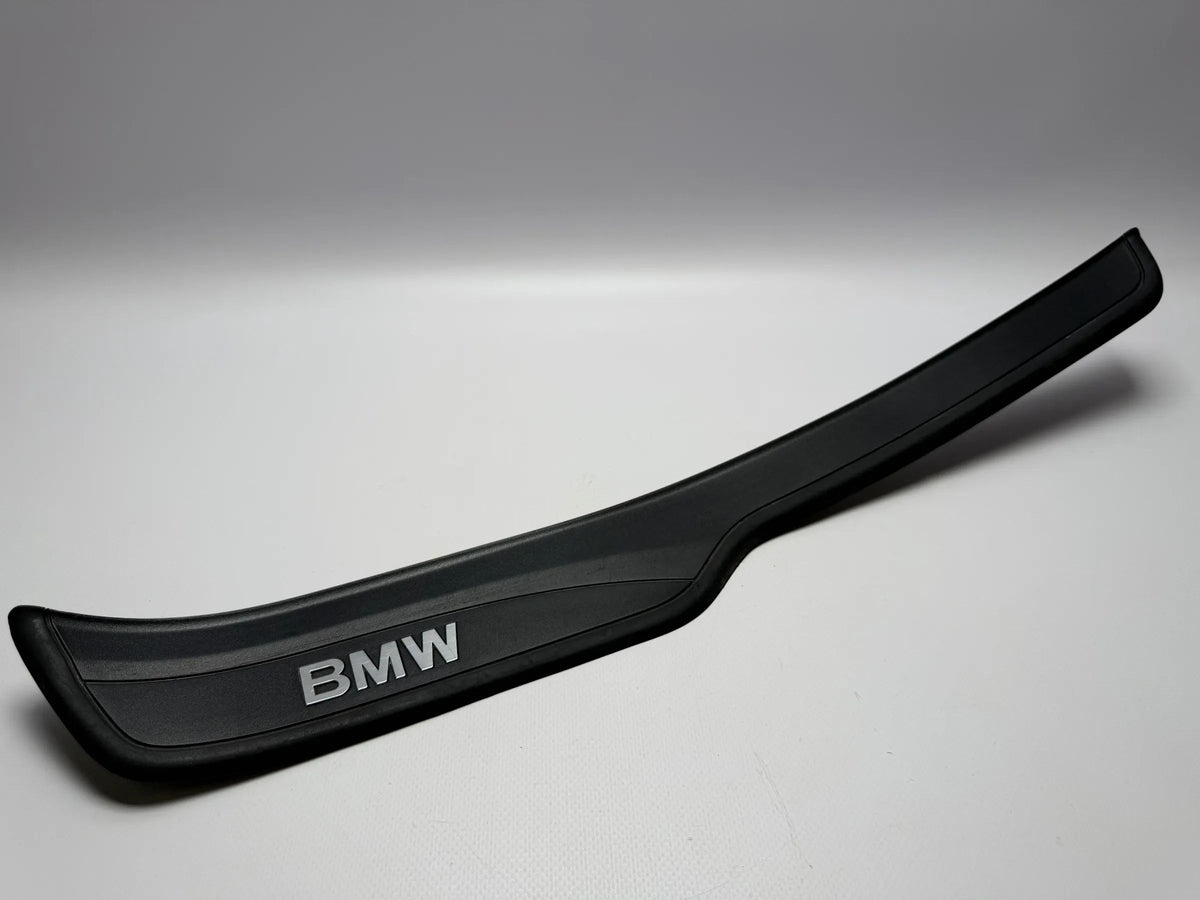 Оригинальная накладка порога двери левая BMW E90 / E91 51477060285
