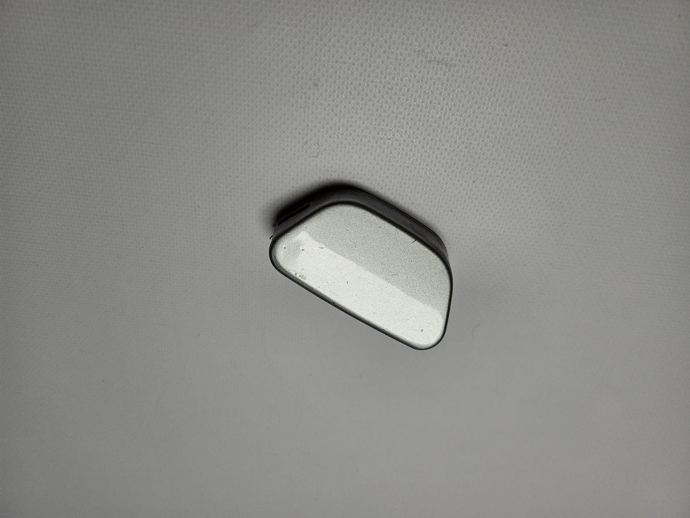 Original Mercedes W210 Klappe / Deckel Düse SWA linkls  silber A2108260977