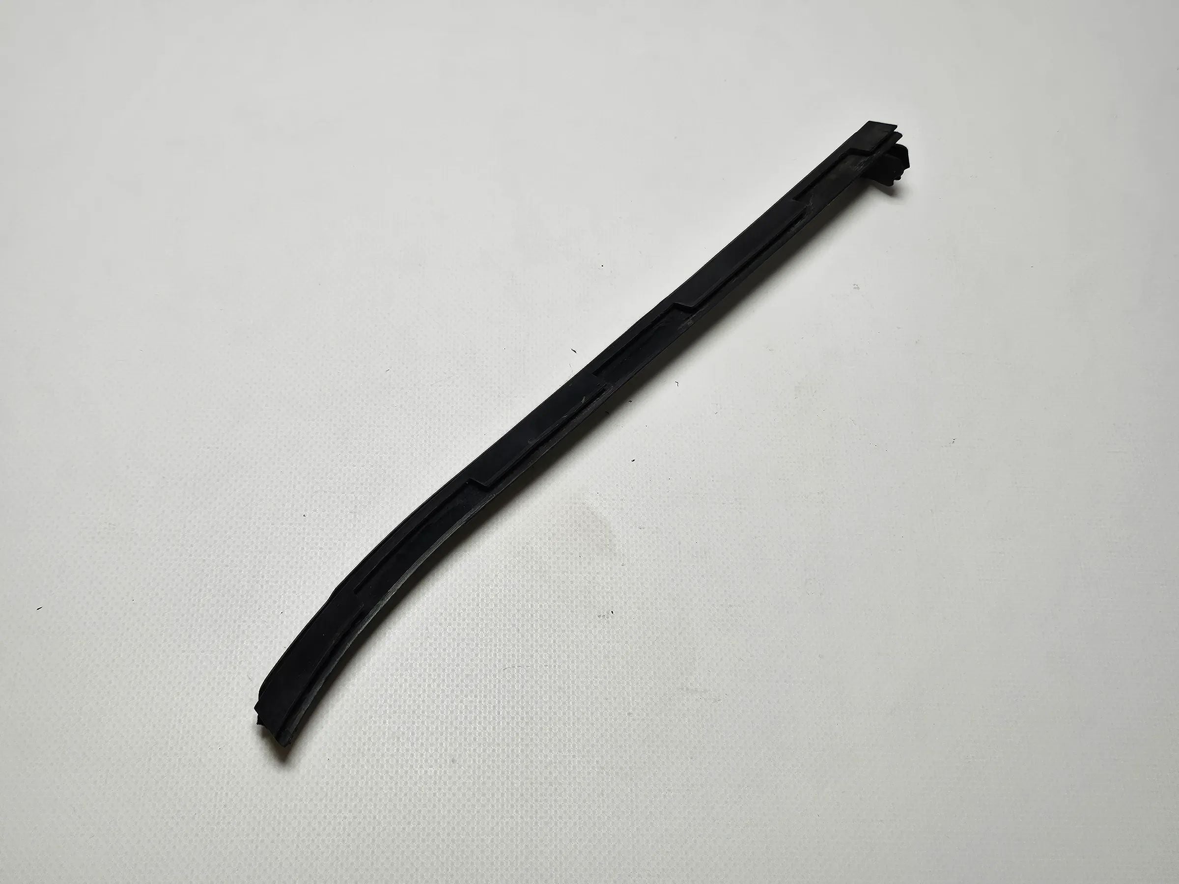 Originele BMW E39 deksel scharnier links 51718215267