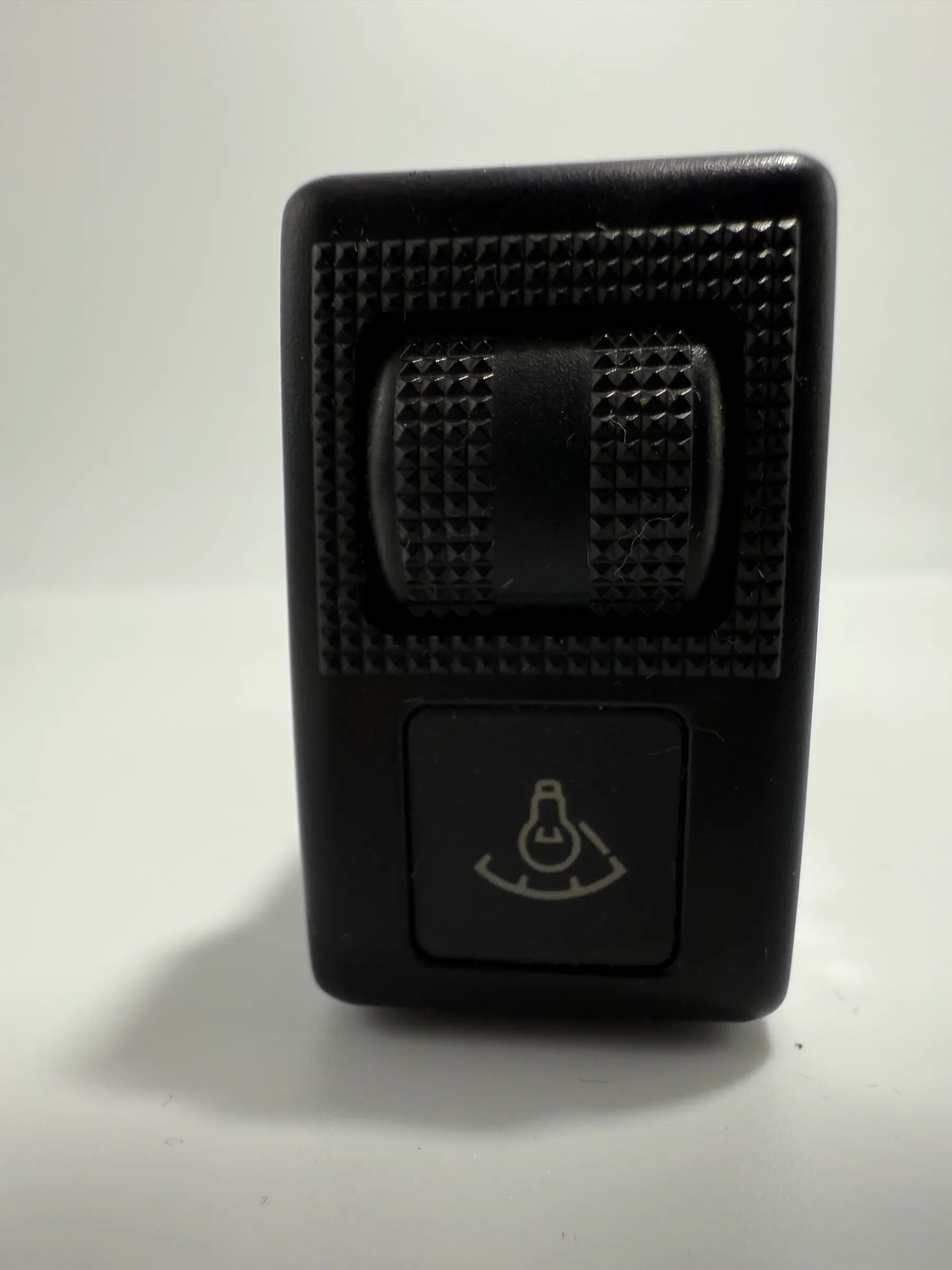 อะไหล่แท้ Mazda Premacy 1.9 CP  ปรับแสงสว่างหน้าปัด สวิตช์ Stanley 2C05