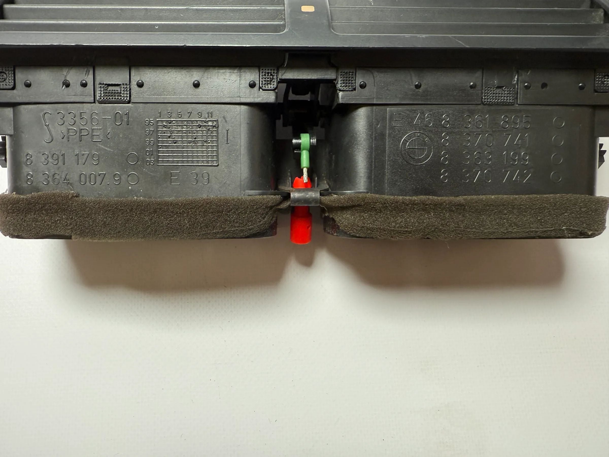 Diffuseur d'air avant central d'origine BMW Série 3 Compact (E46) 8363199