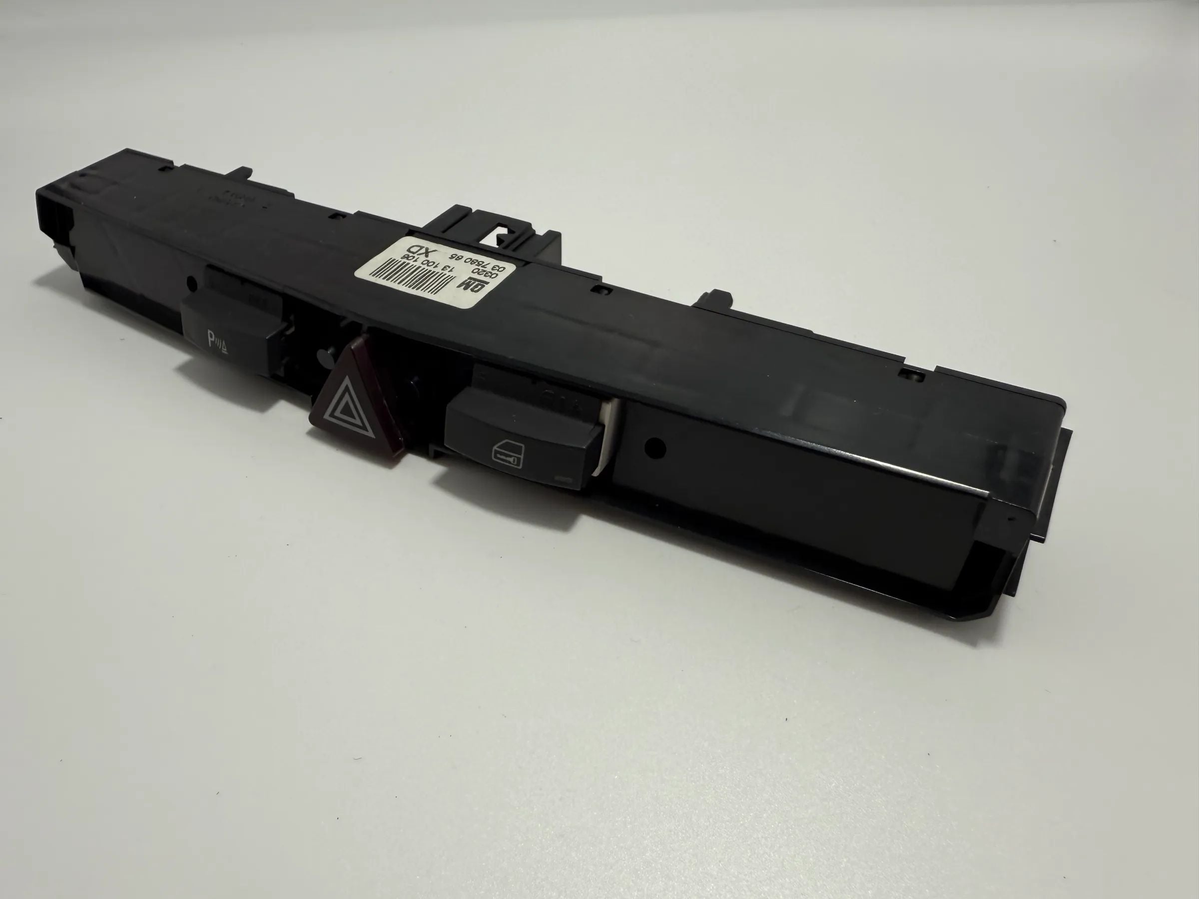 純正 オペル アストラH GM スイッチ ブロック ZV ワーニングランプ 03758065