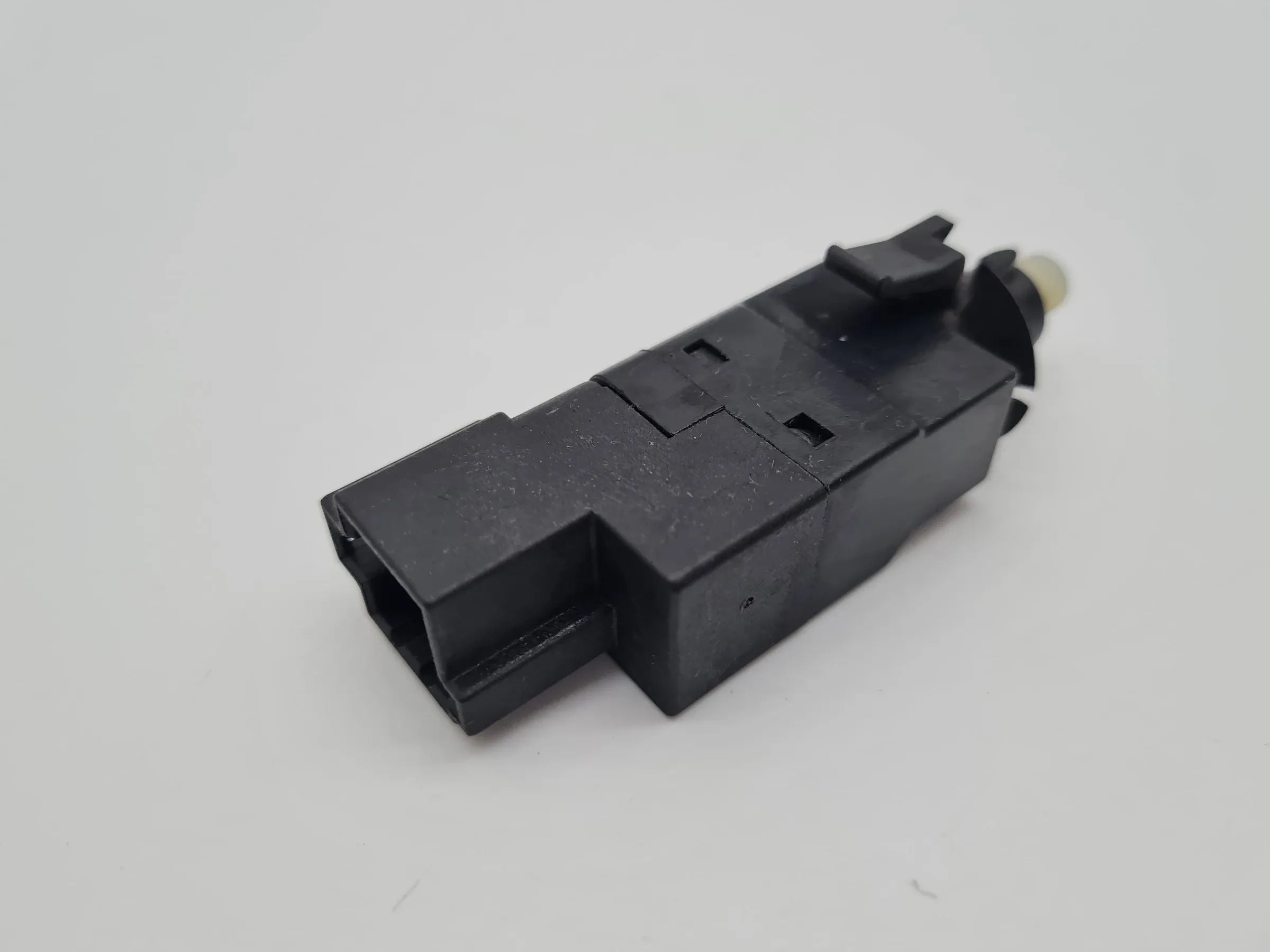 Original Mercedes Benz A-Klasse (W168) Bremslichtschalter A0015452009