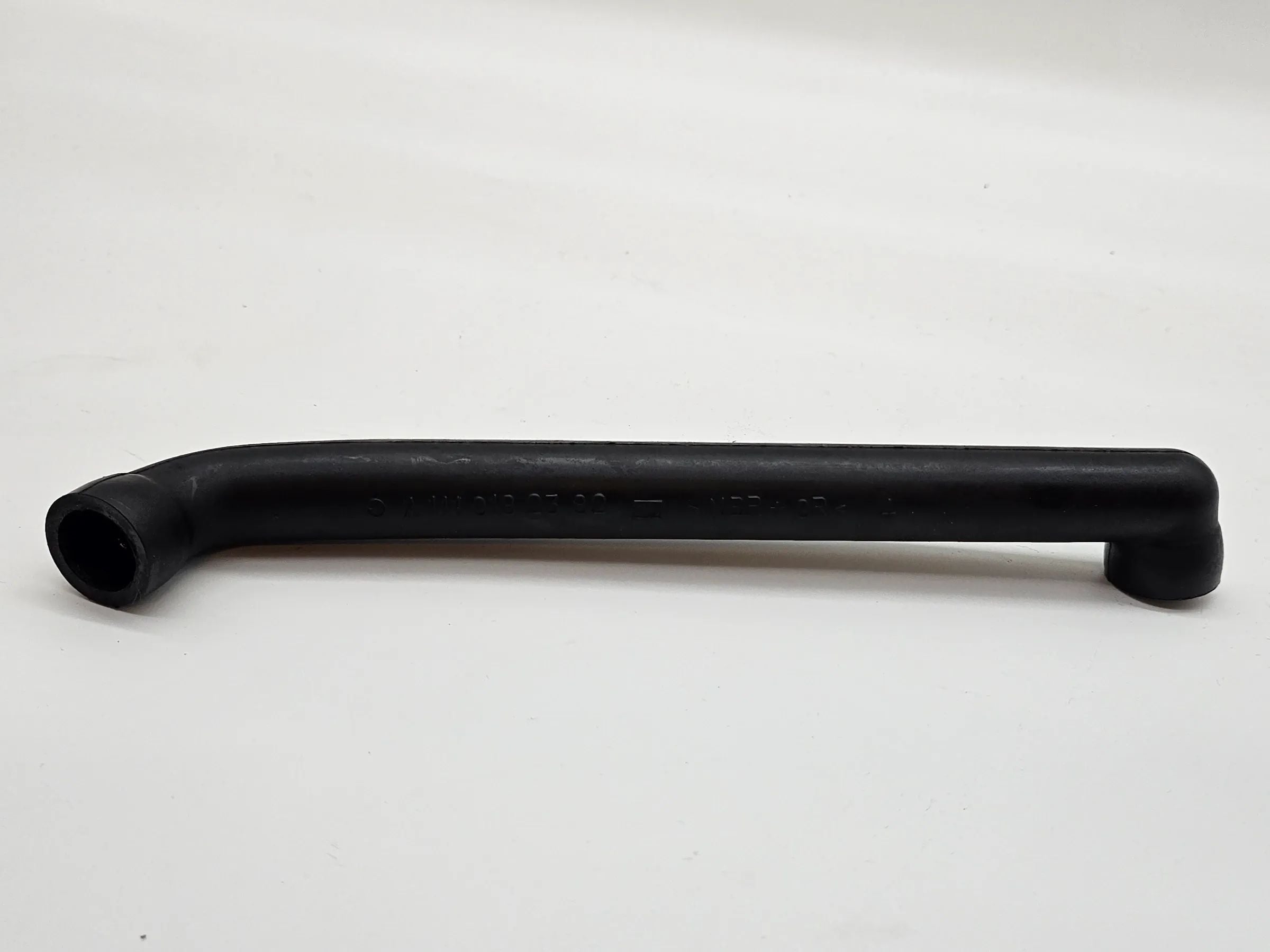 Original MERCEDES-BENZ C W203 Schlauch Ventildeckel A1110182382