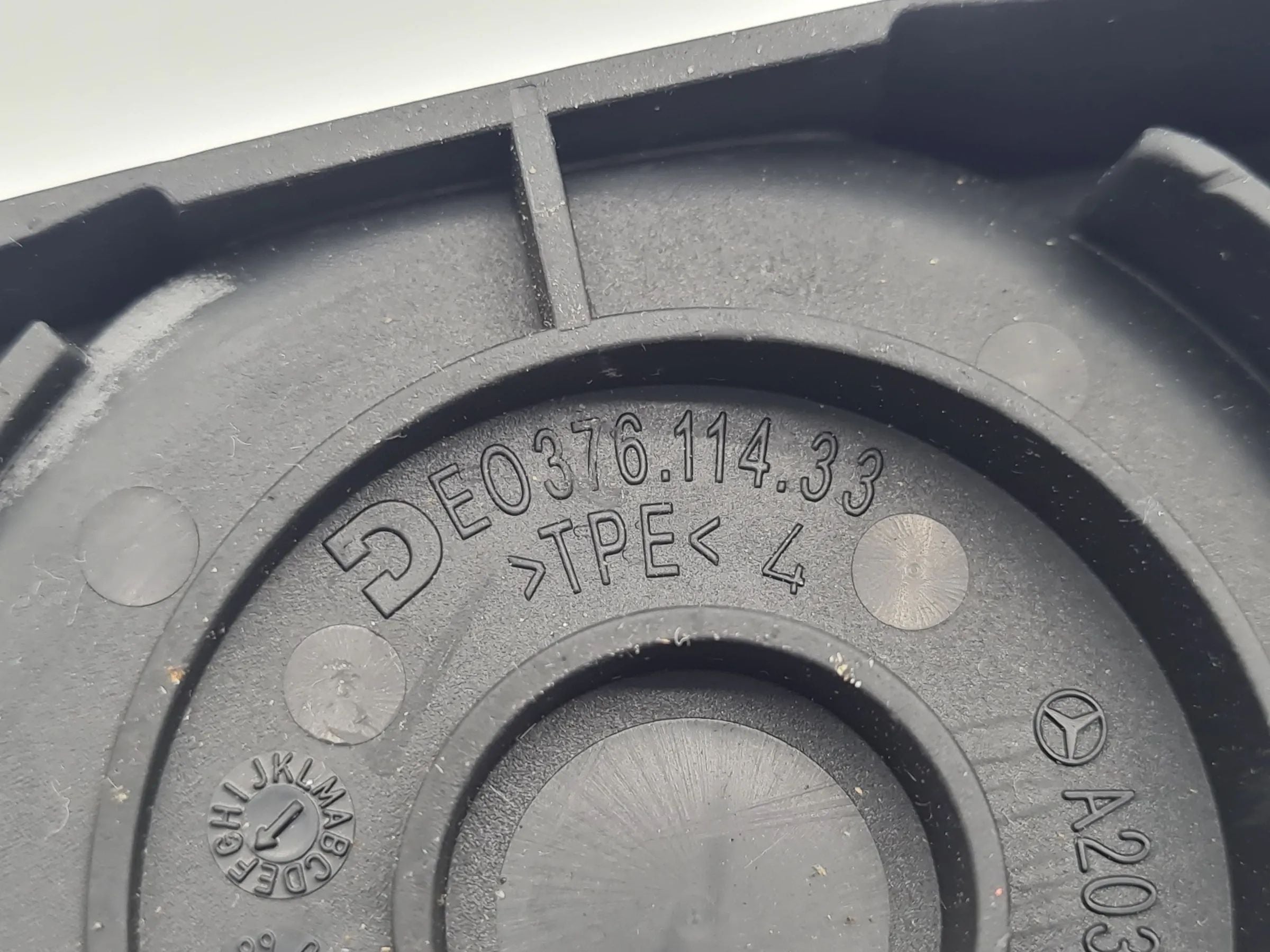 Original Mercedes-Benz C-Klasse (W203) Becherhalter Pad Matte A2036830151