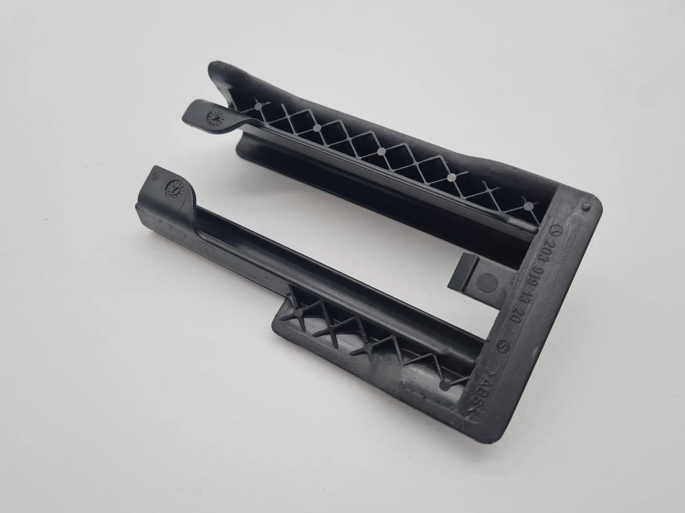 Original Mercedes-Benz C-Klasse (W203/W209)) Sitzschienenabdeckung A2039191320