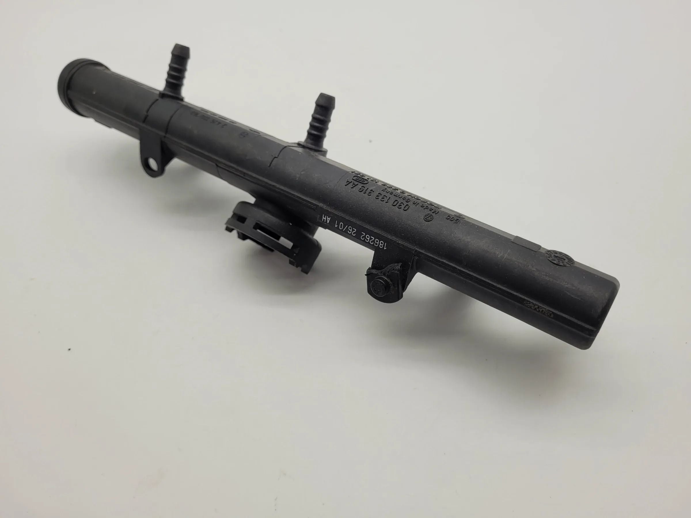 Original VW Polo (6N2) Einspritzleiste 2435170160