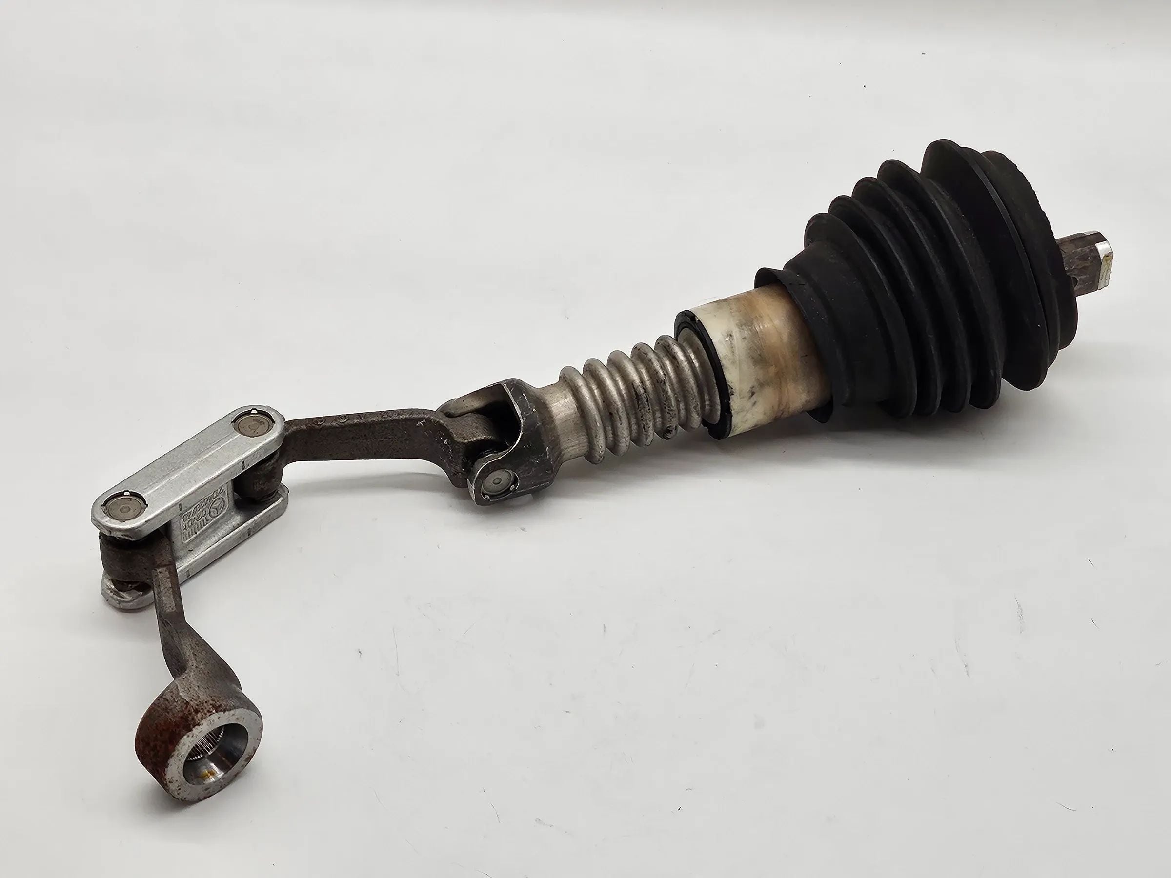 Original MERCEDES-BENZ C-Klasse W203 Lenksäulenwelle Gelenk 2104620748