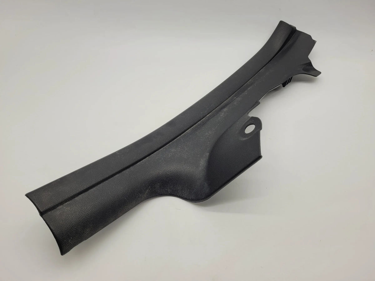 宝马 3系 E90/E91 右侧脚部迎宾饰板 51.43-7 066 992 原厂件
