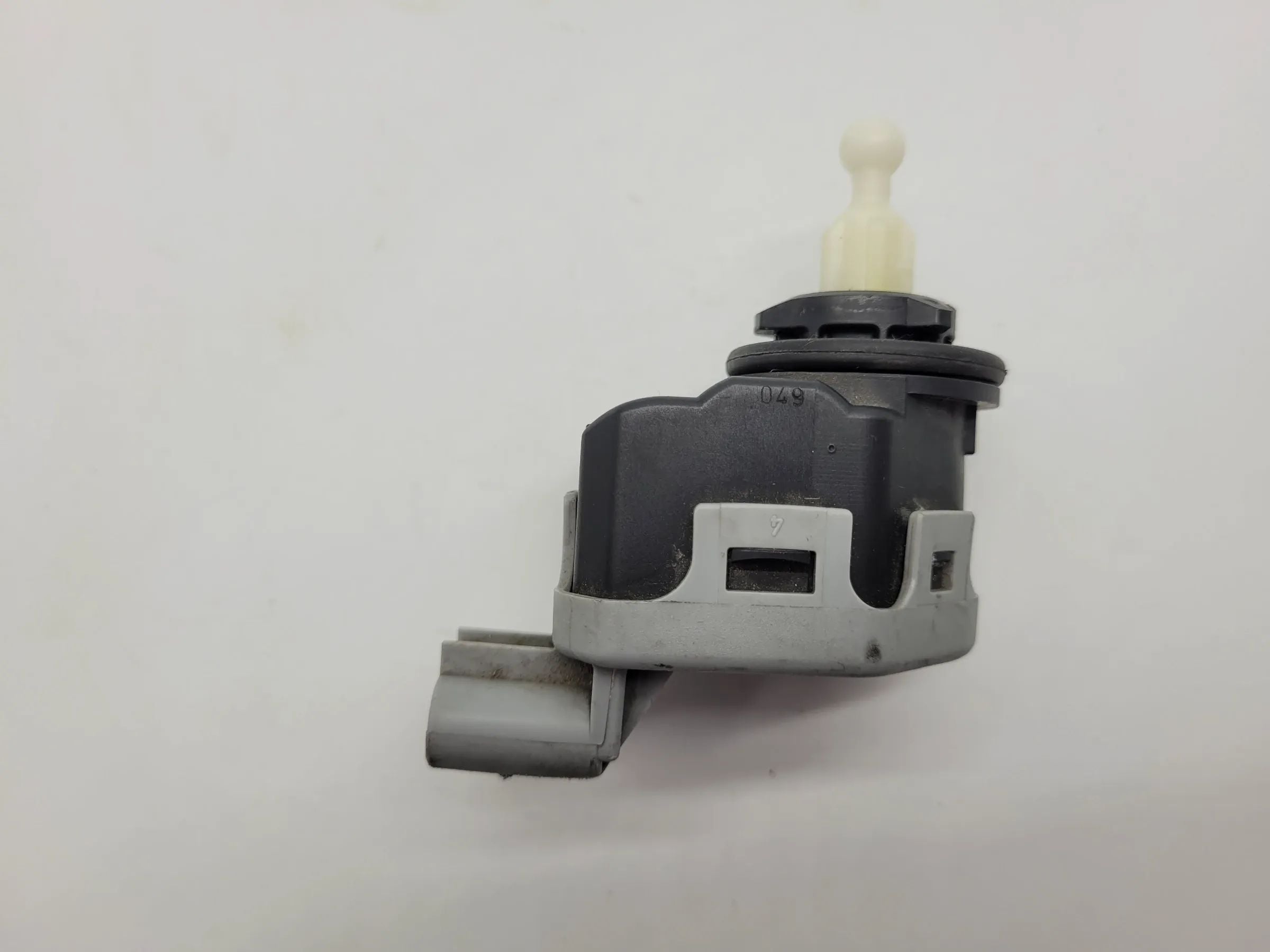 Original Opel Astra G (T98) Scheinwerfer Stellmotor LWR L/R 90590665