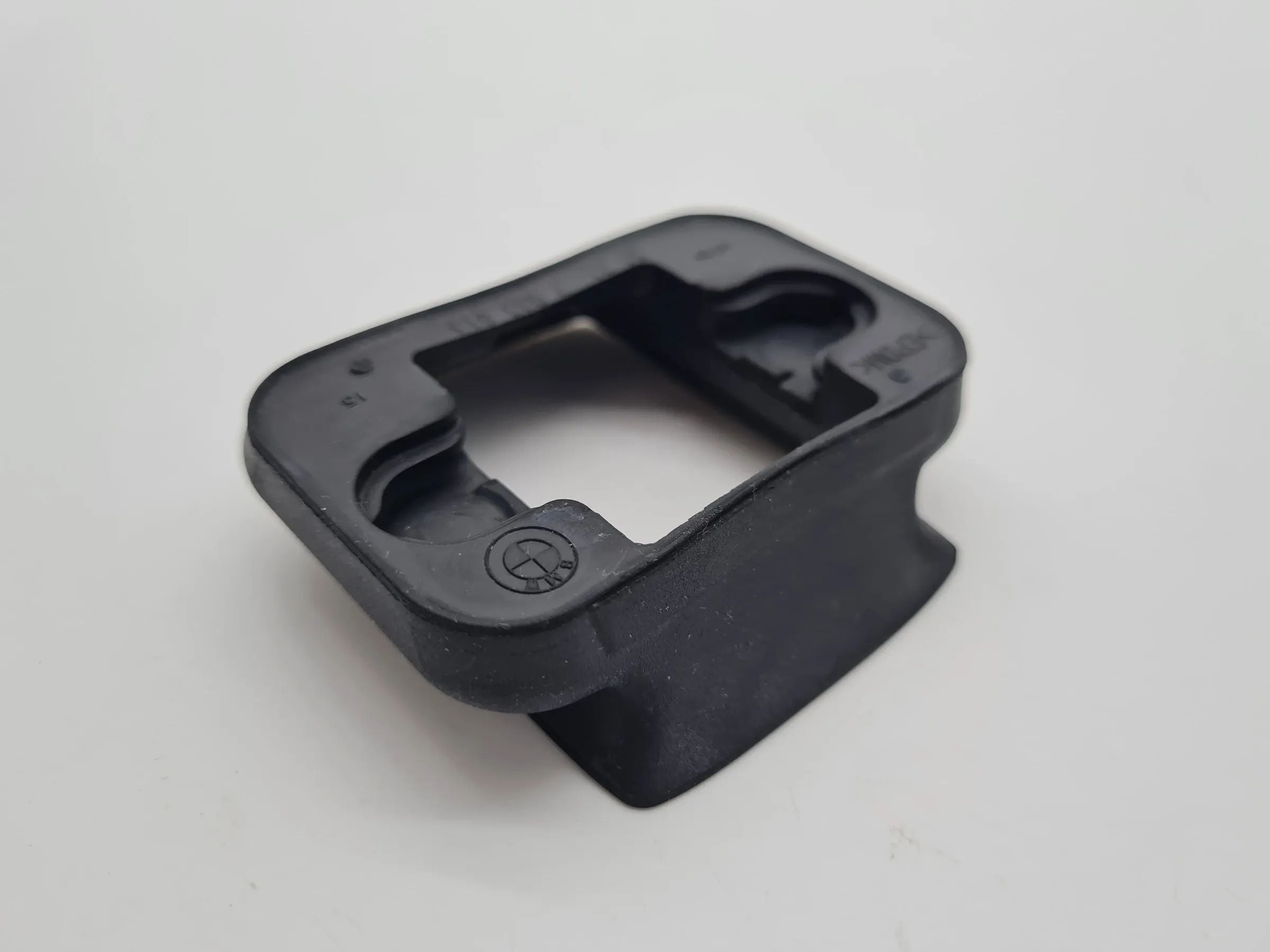 Original BMW 5er (E60/E61) Gummi Dichtung Türbremse L/R 51217033613