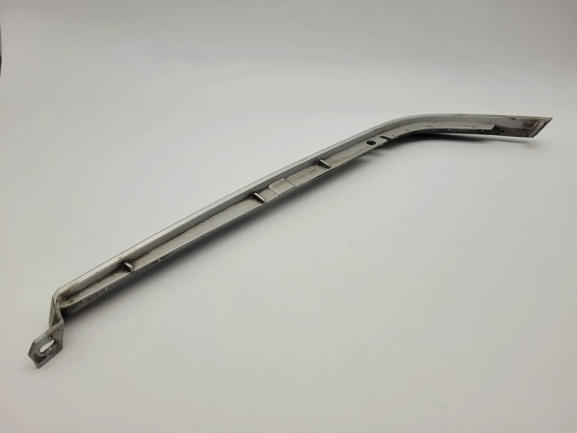 Original Mercedes-Benz C-Klasse (W202) Scheinwerfer Leiste/Blende R. A2028260877