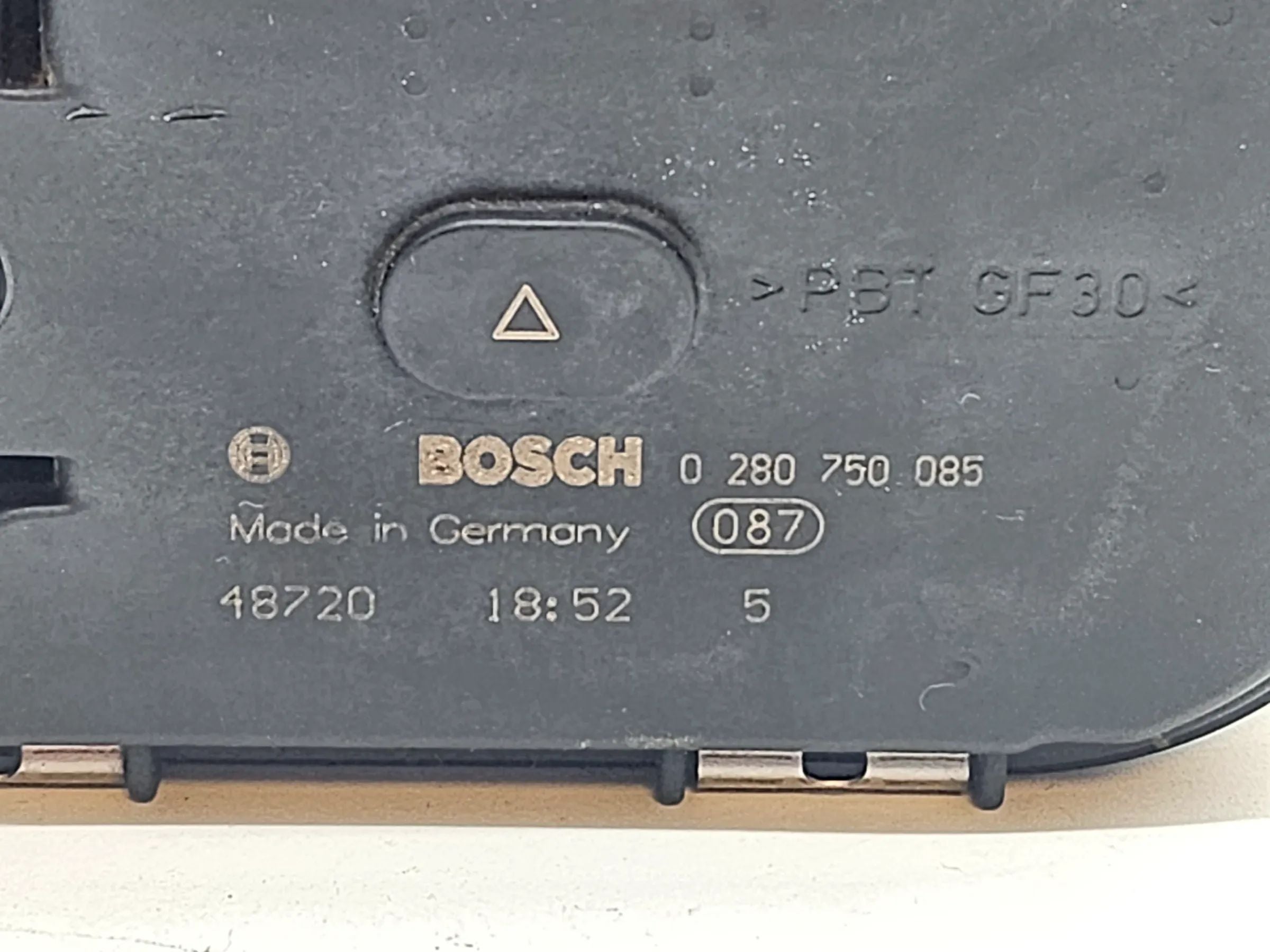 Peugeot 206 CC 1,6 16V 80kW 109PS Drosselklappe Drosselklappenstutzen 0280750085