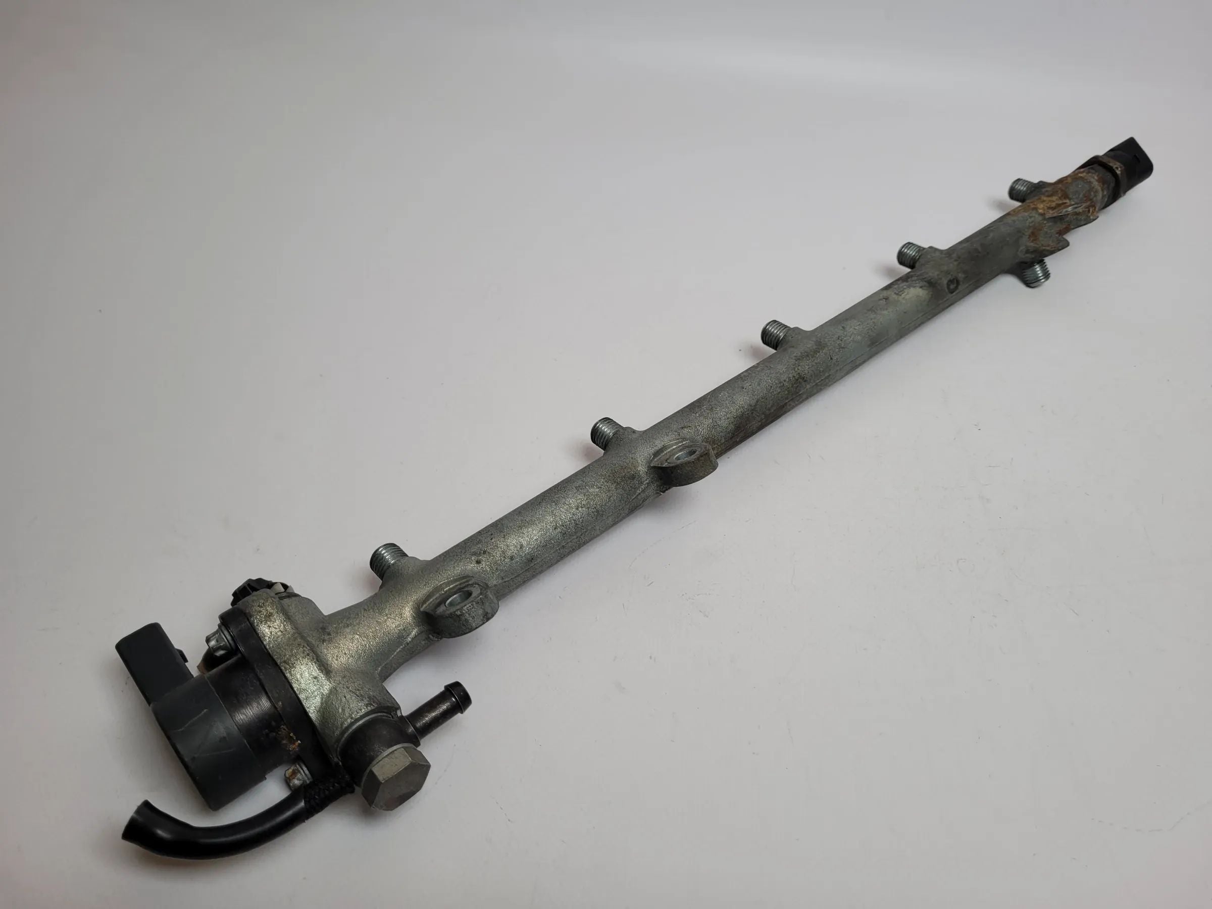 Original Mercedes C-Klasse Verteilerrohr Kraftstoff/Commonrail A6120700095