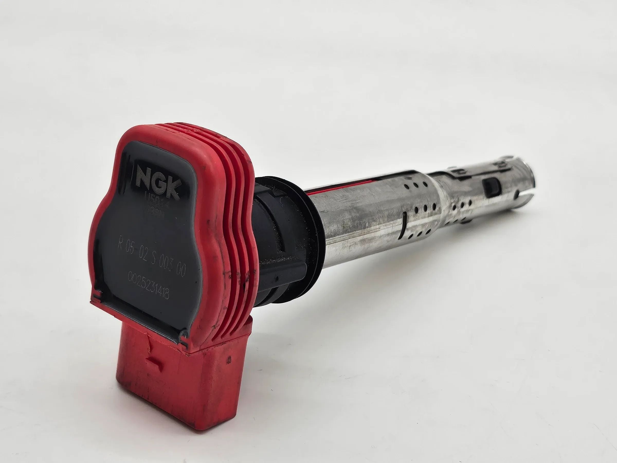 AUDI A4 AVANT (B6) 2.0 FSI MOTORCODE: AWA NGK Zündspule 48041/U5014