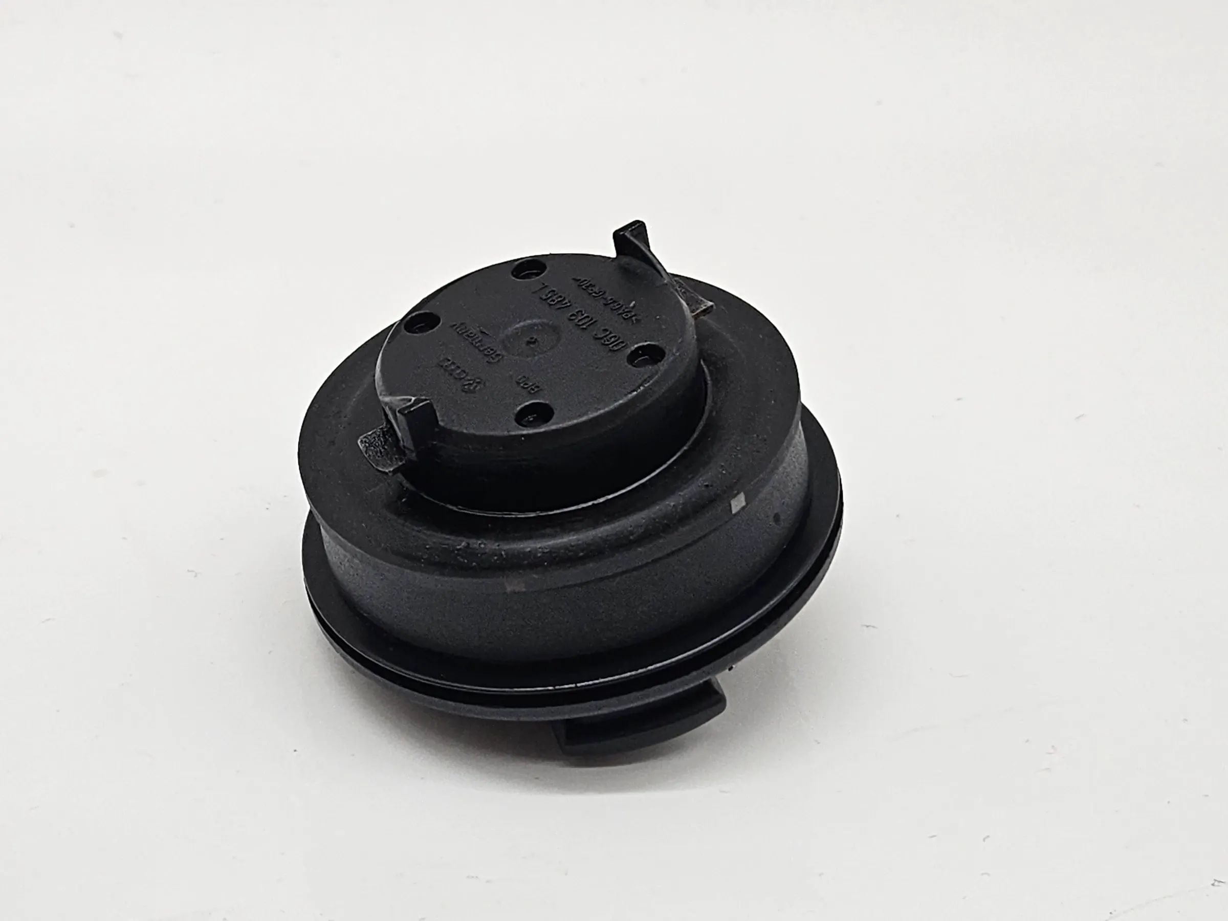 Original Audi A4 B6 B7 8E 2.0 FSI Verschlussdeckel Öldeckel Deckel 06C103485L