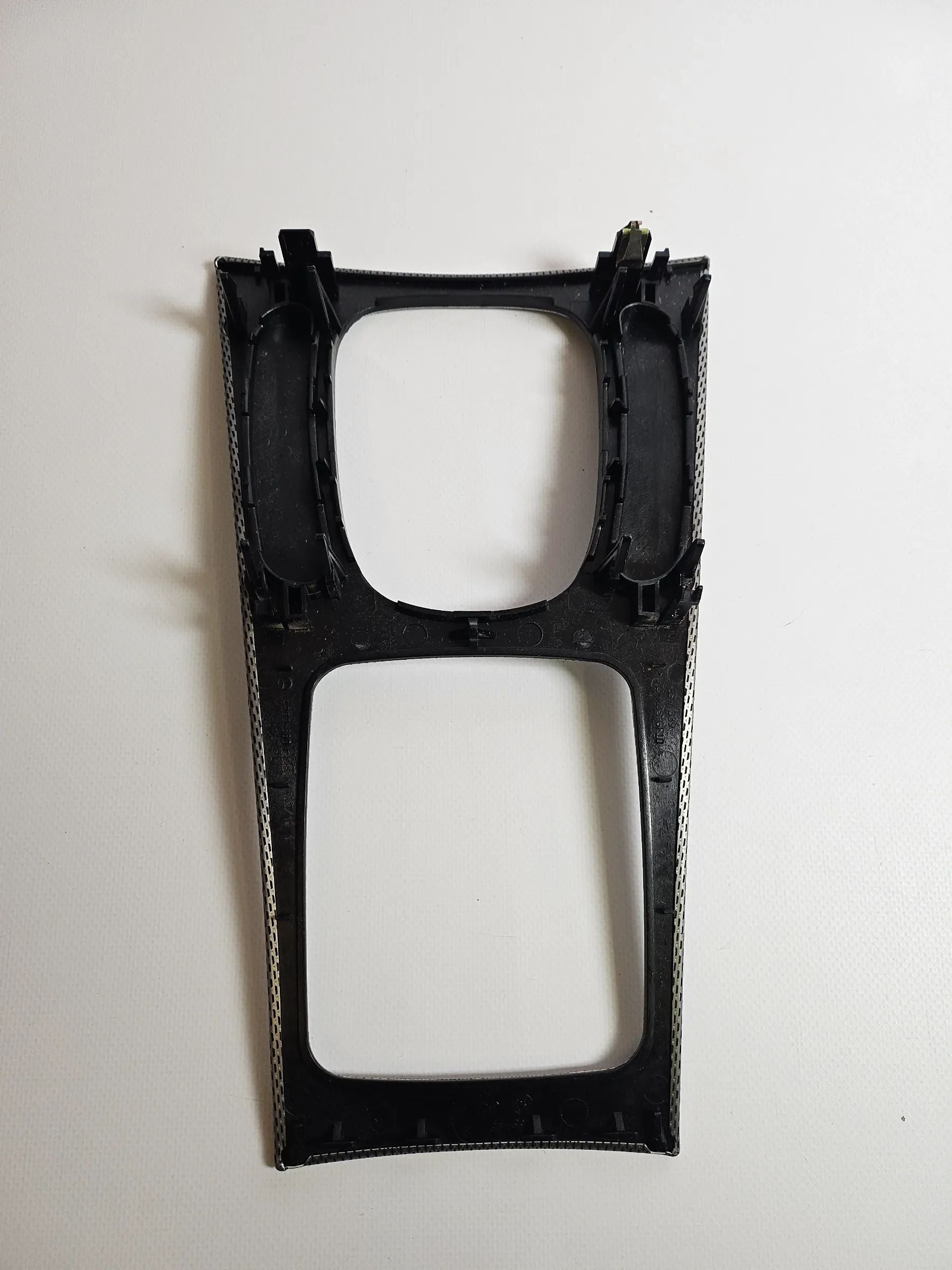 อะไหล่แท้ Mercedes C-Klasse Coupe (CL203) แผงคอนโซลกลาง A2036802239