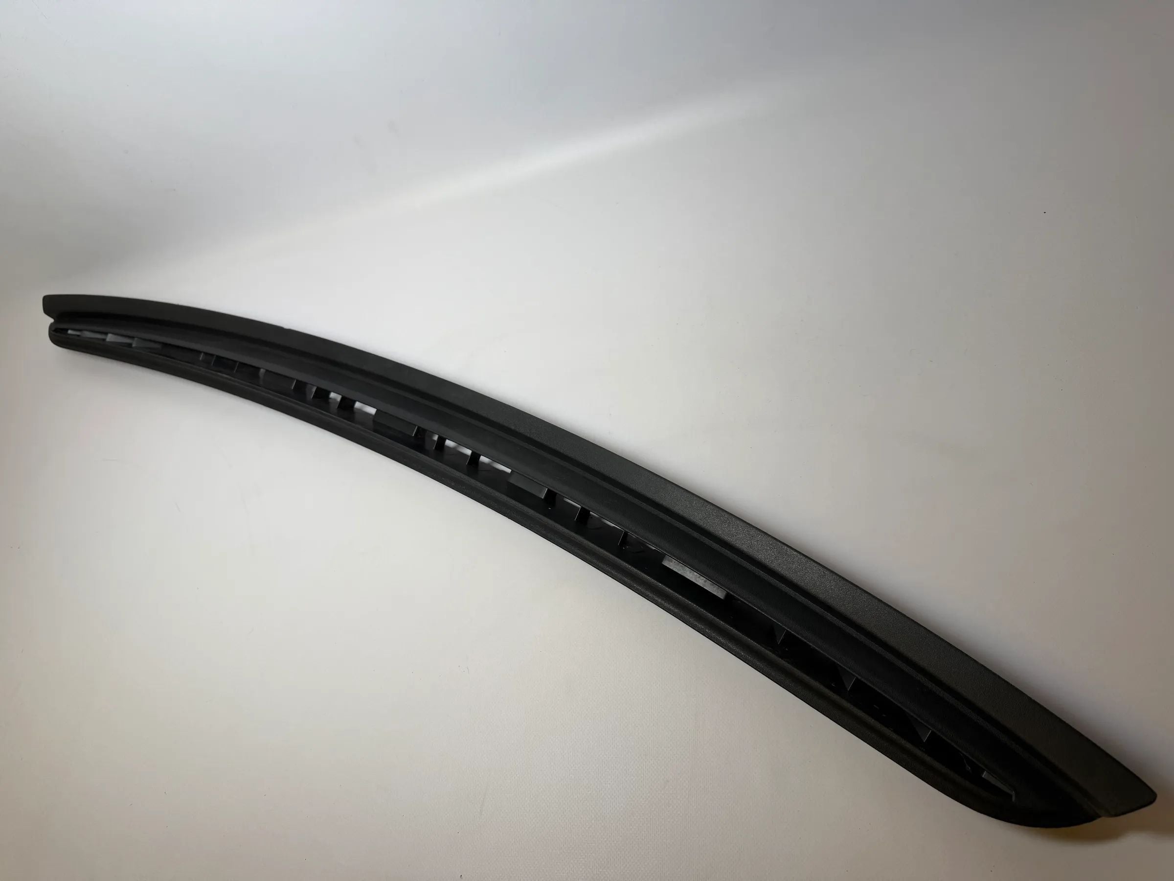 Oryginalna maskownica nawiewu środkowego Fiat Ducato C.-Jumper P.-Boxer 1308181070