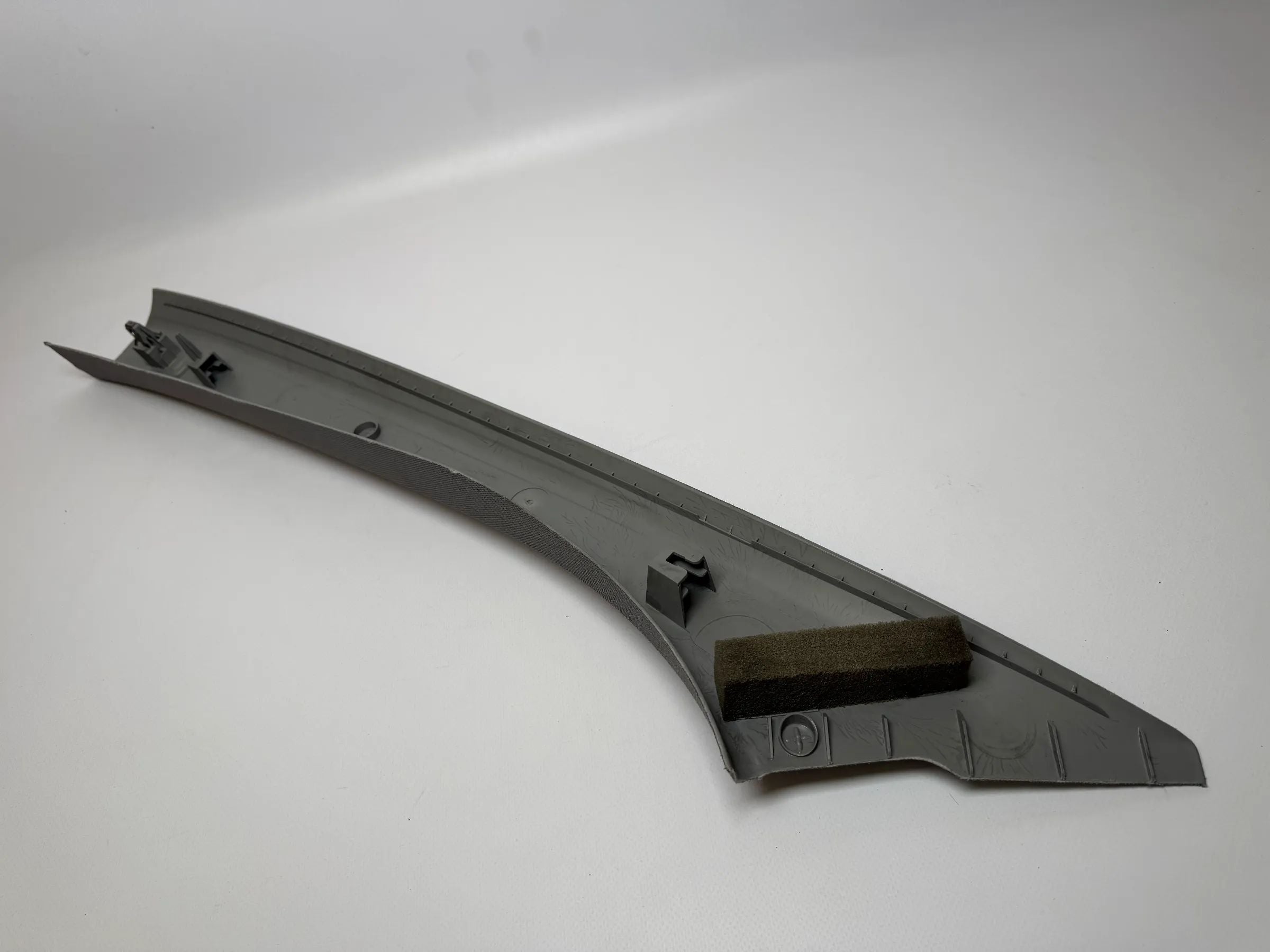 Oryginalna osłona słupka A prawa Opel Astra H (L48/A04) 13113886 RH