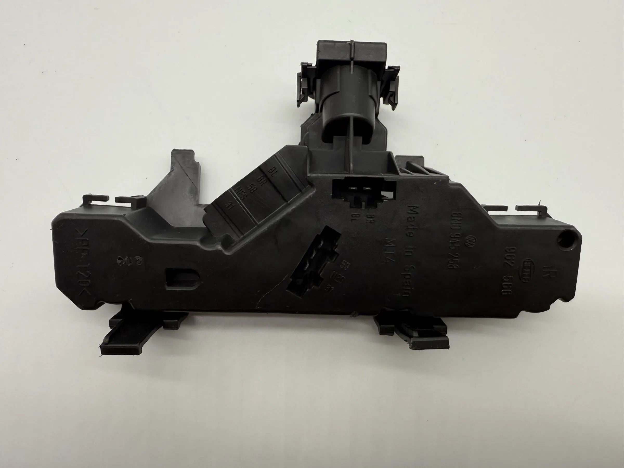 Oryginalny uchwyt lampy tylnej VW Polo 6N/6KV prawy 6N0 945 258 / 962 566