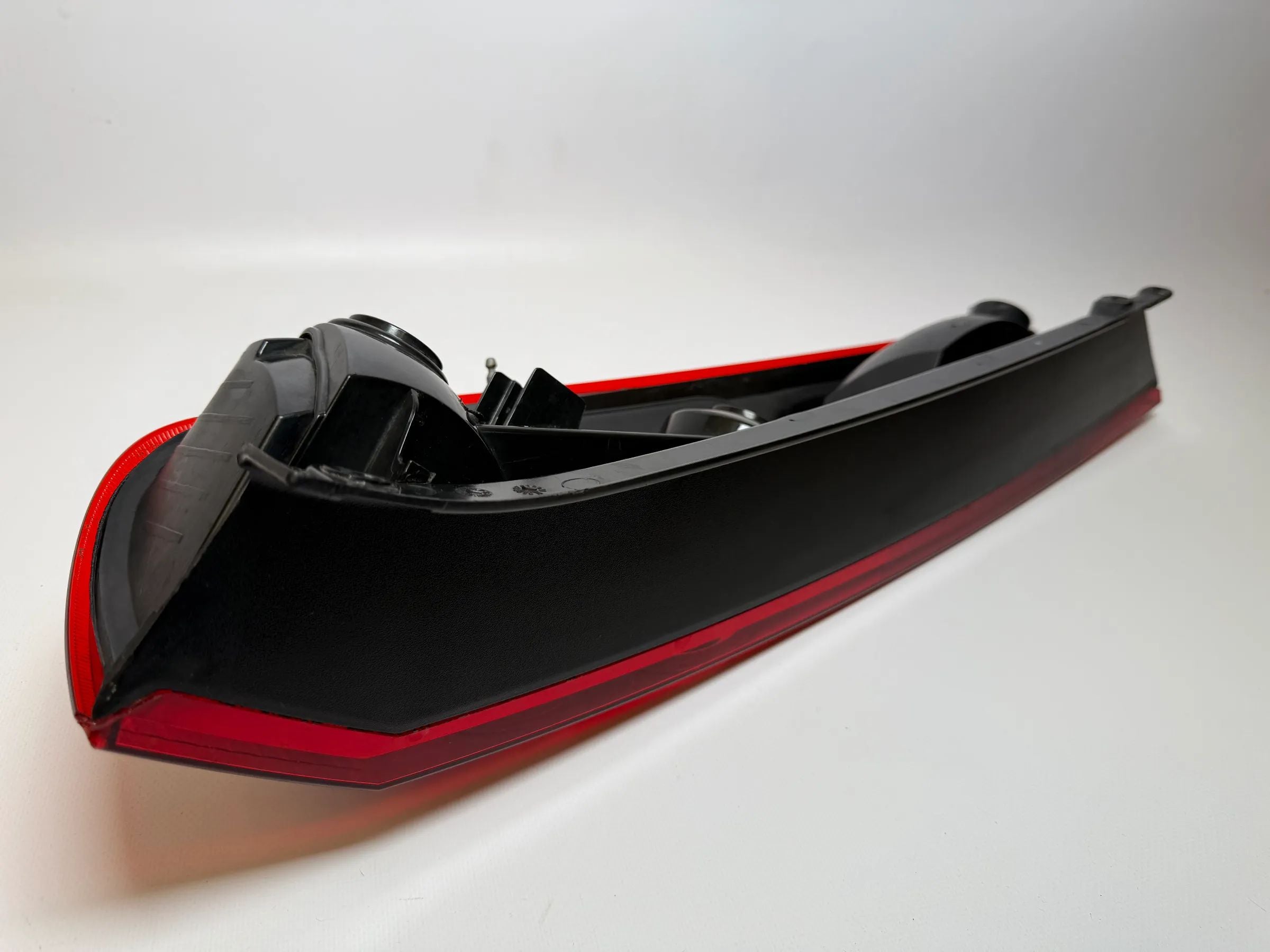 Oryginalna prawa tylna lampa Ford Fiesta V 5 (JD, JH) 6S61-13404-B